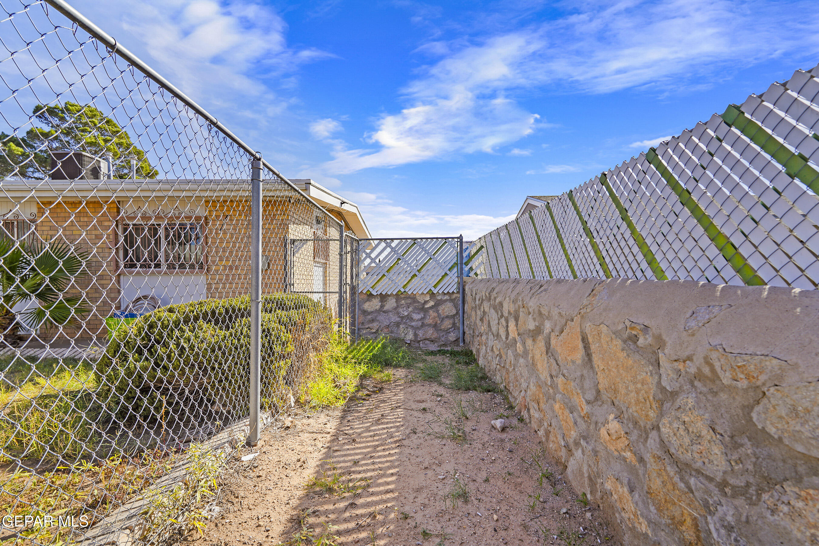 9849 MINUTEMAN Street