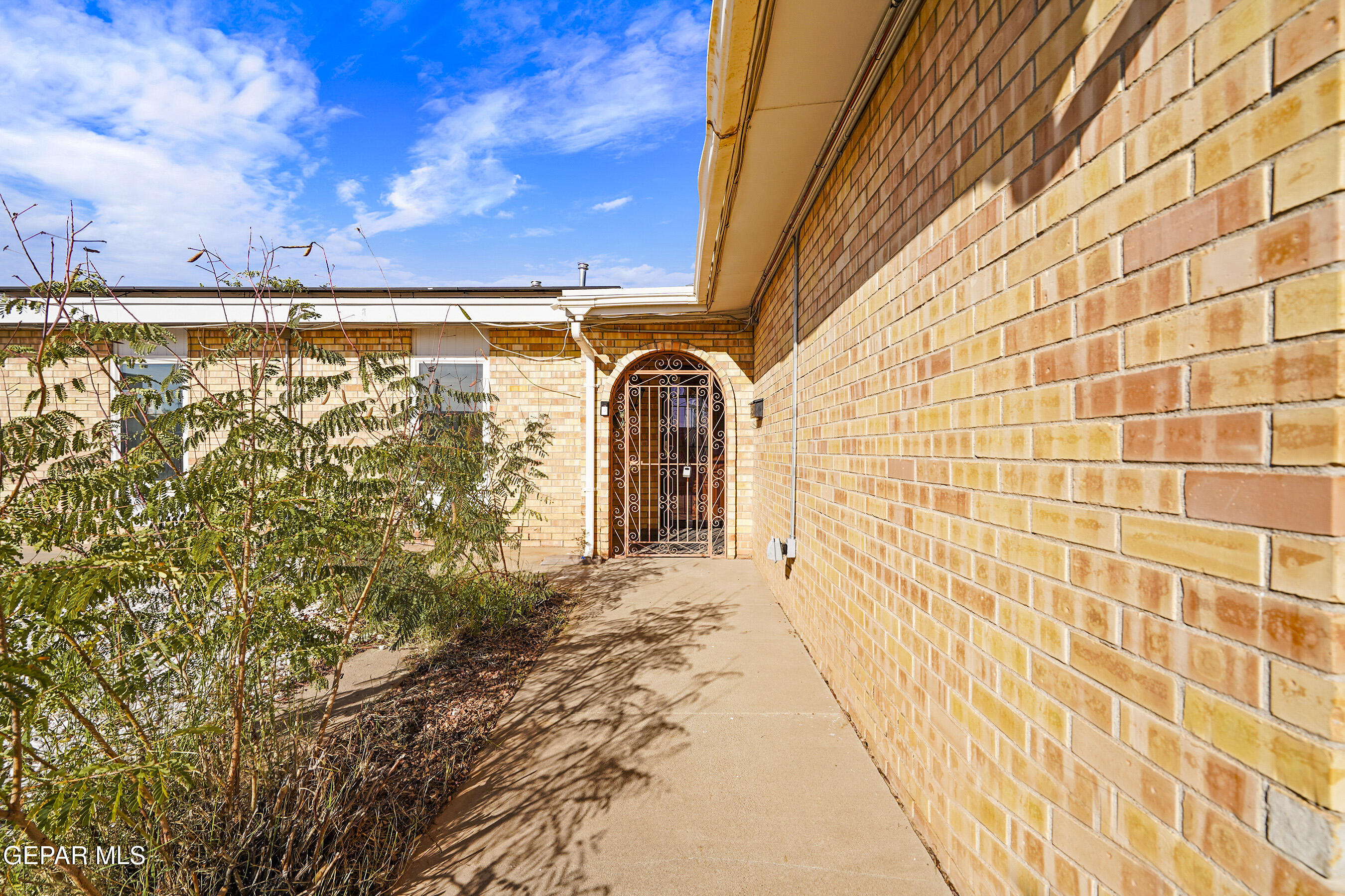 9849 MINUTEMAN Street