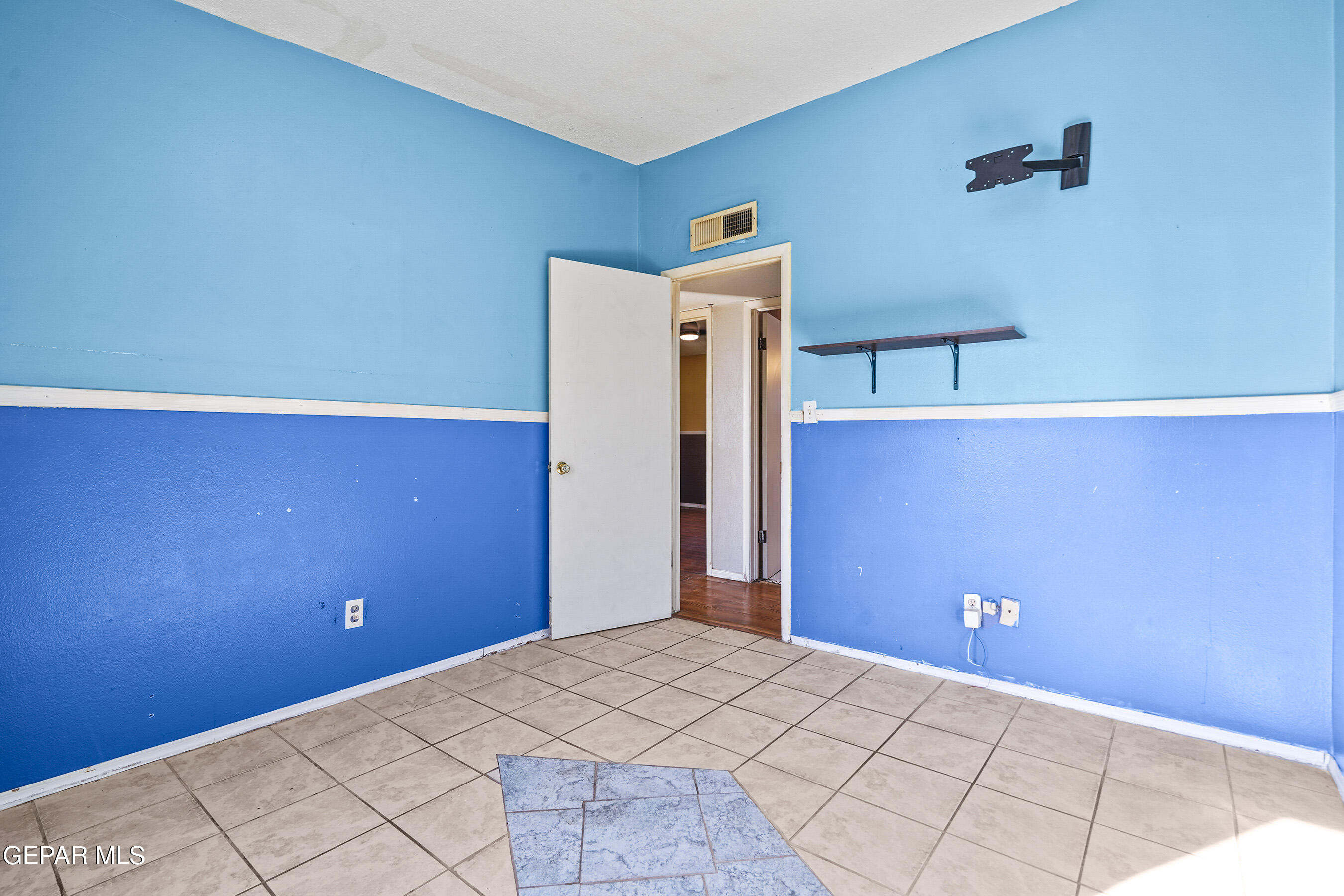 9849 MINUTEMAN Street