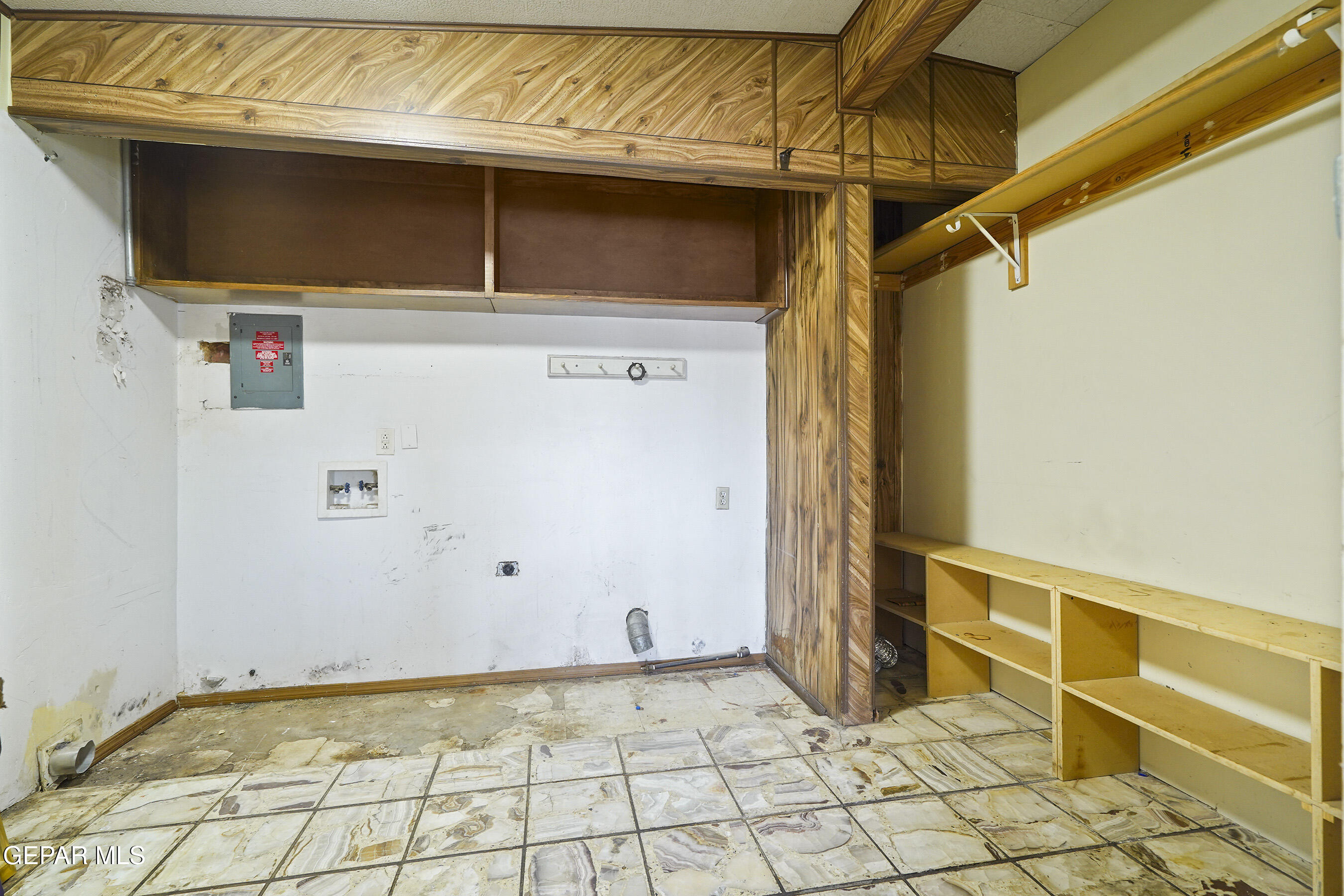 9849 MINUTEMAN Street