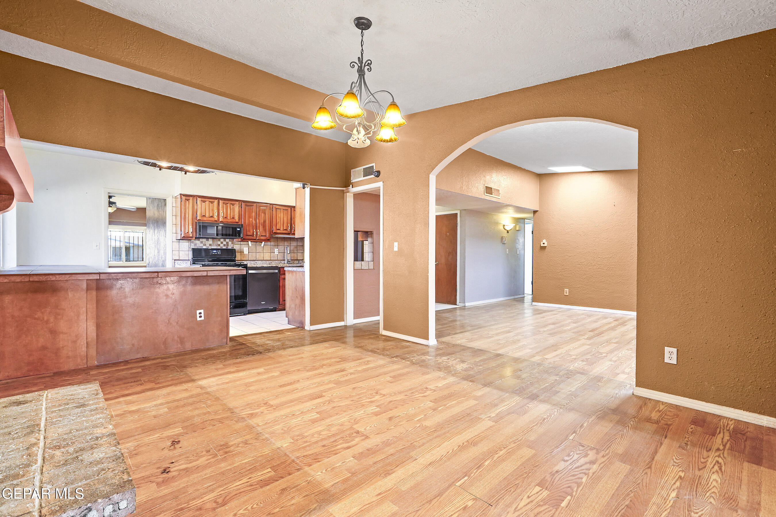 9849 MINUTEMAN Street