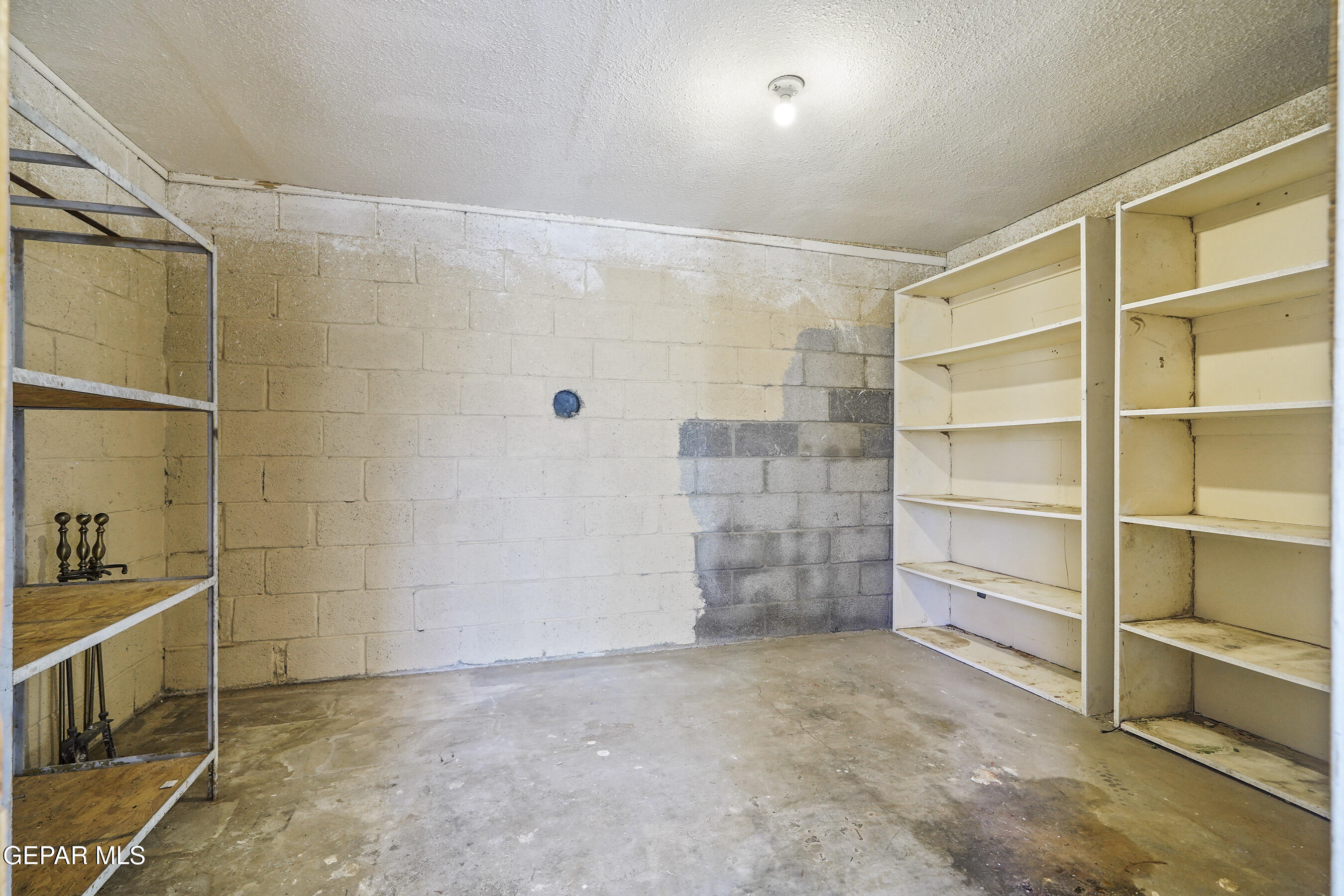 9849 MINUTEMAN Street