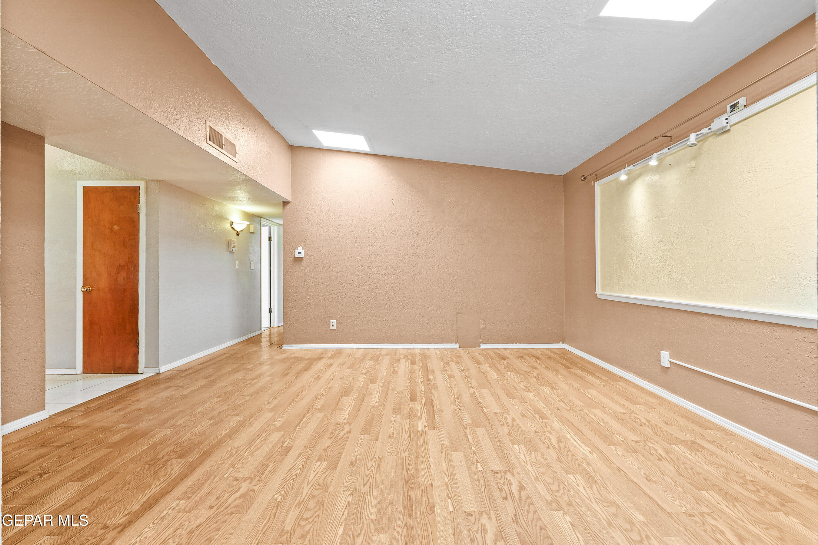 9849 MINUTEMAN Street