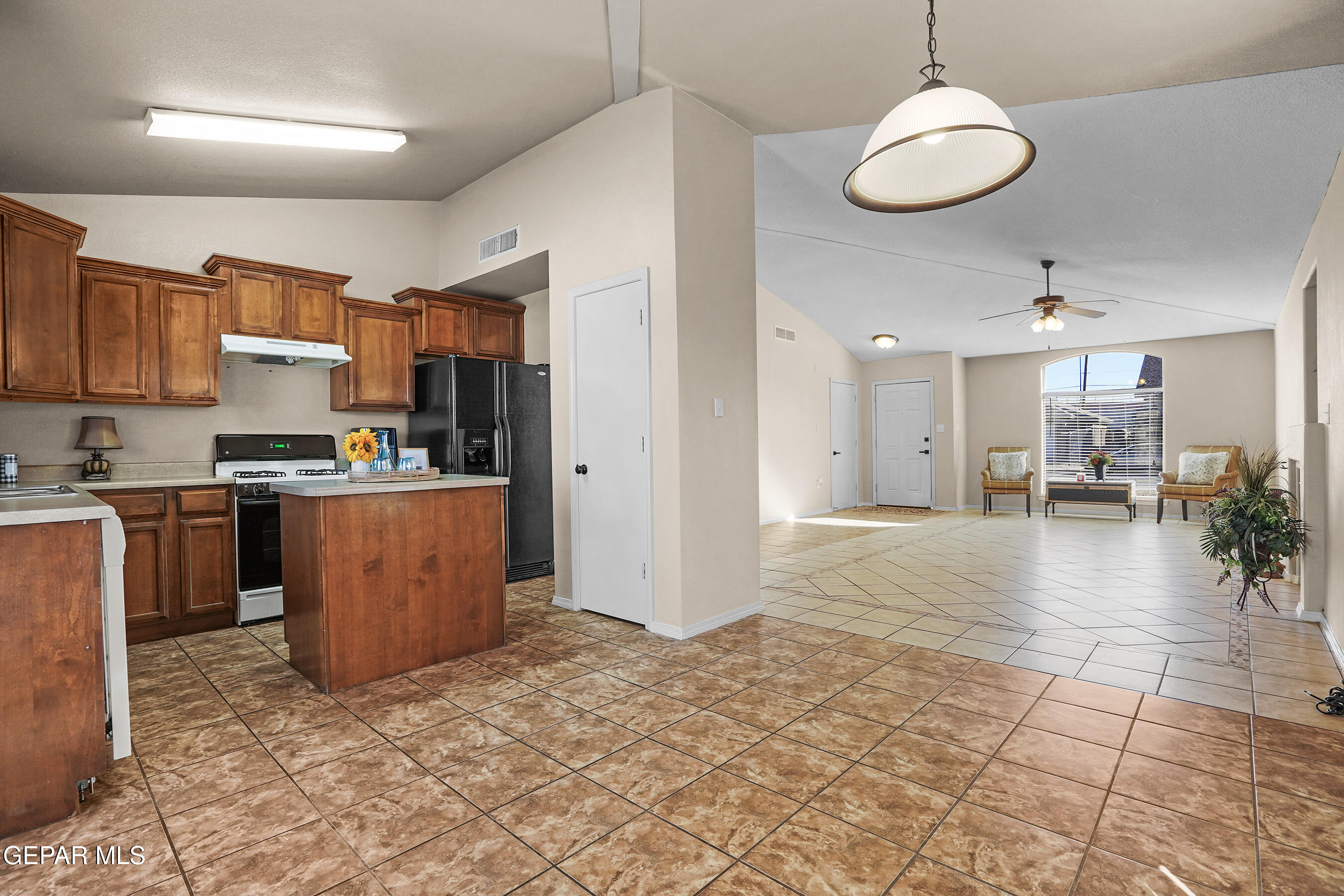 6237 LOVEBIRD Lane