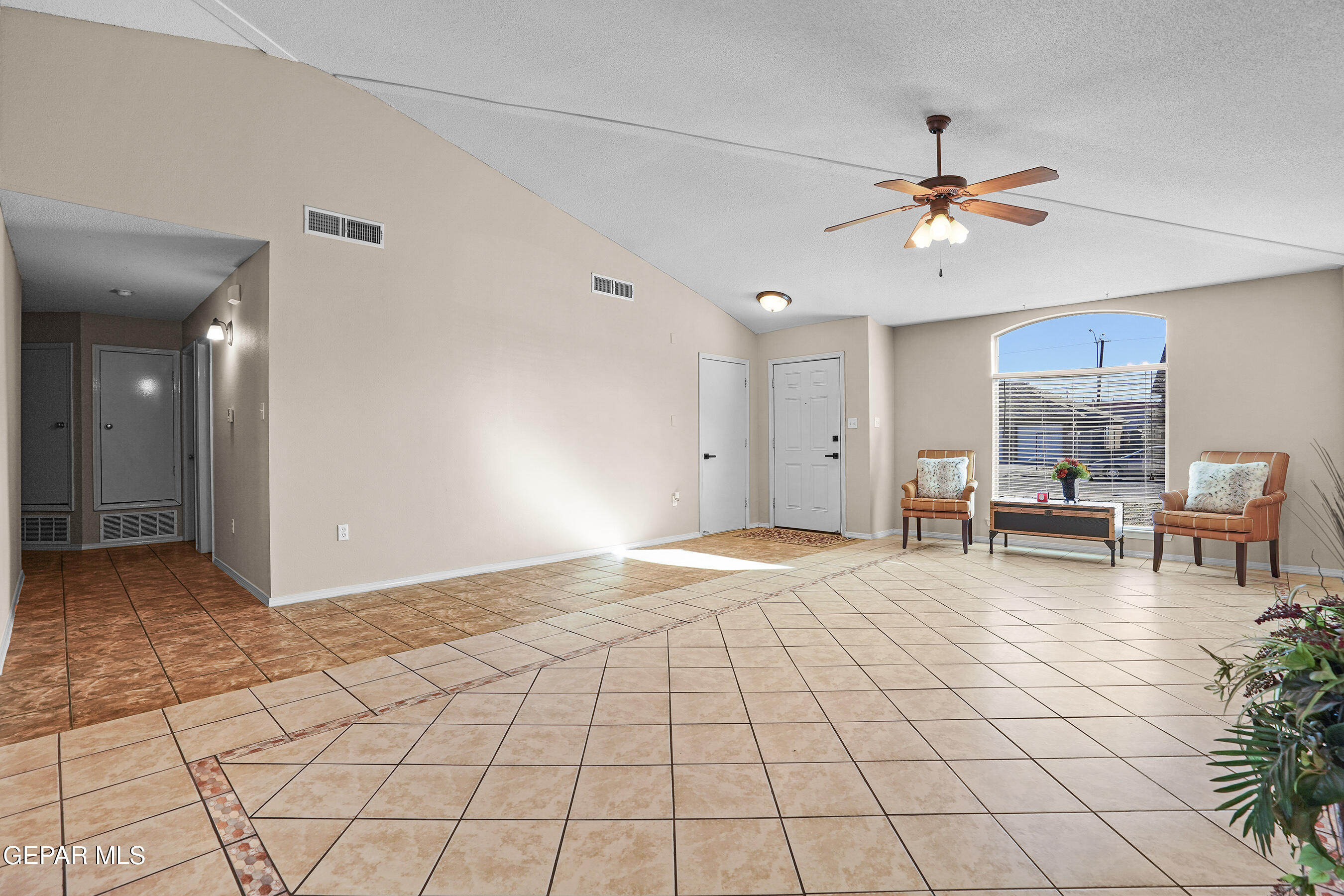 6237 LOVEBIRD Lane