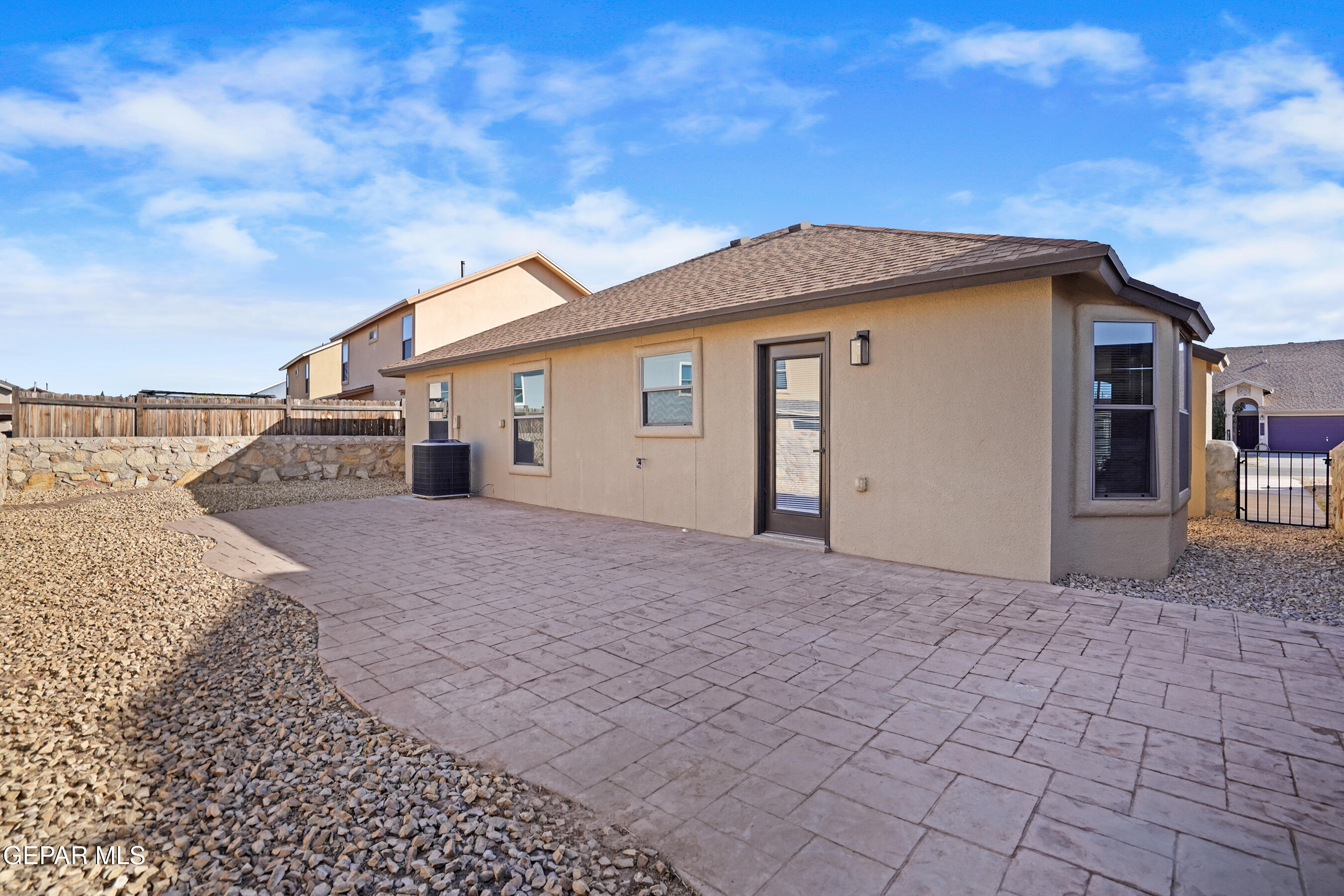 6237 LOVEBIRD Lane