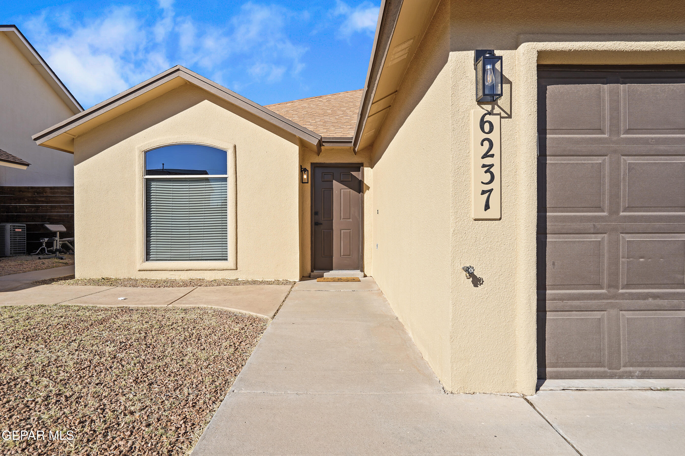 6237 LOVEBIRD Lane