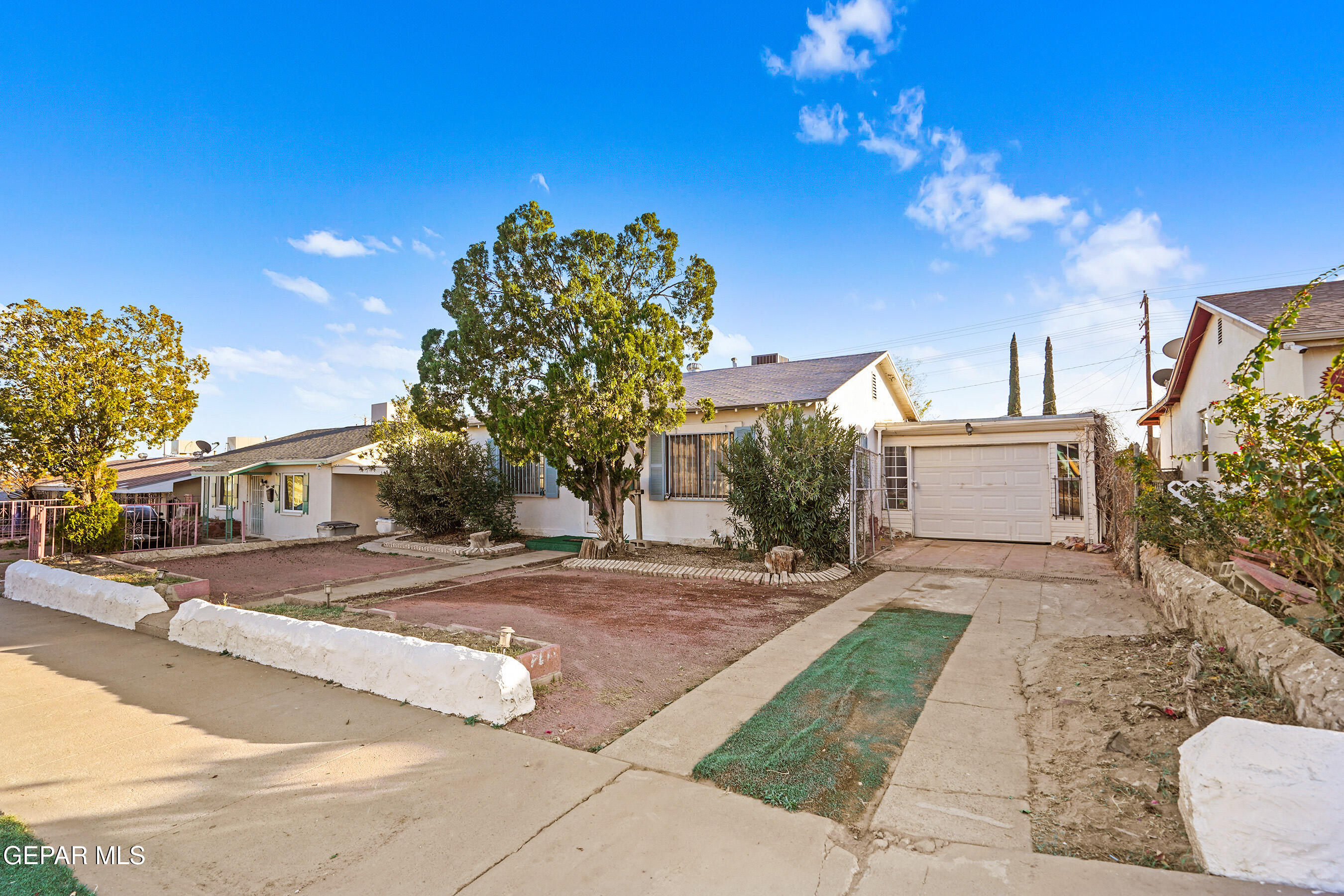 3222 FRANKFORT Avenue