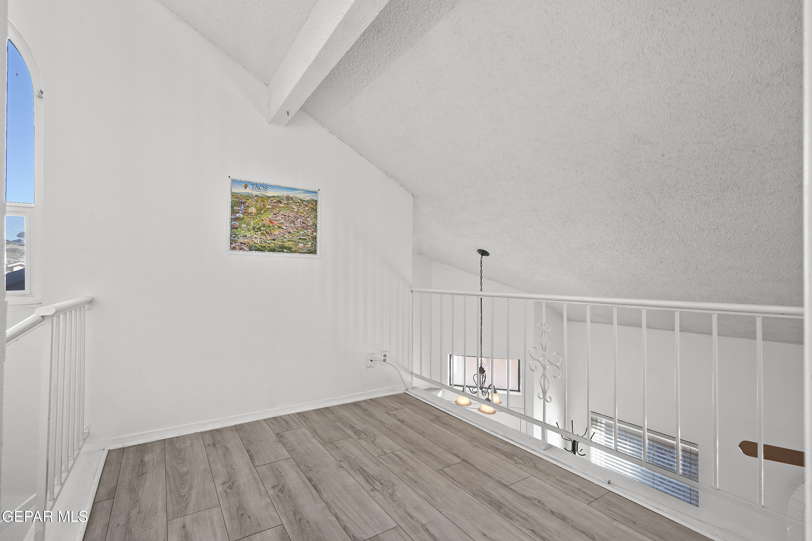 3224 MOUNTAIN RIDGE Drive
