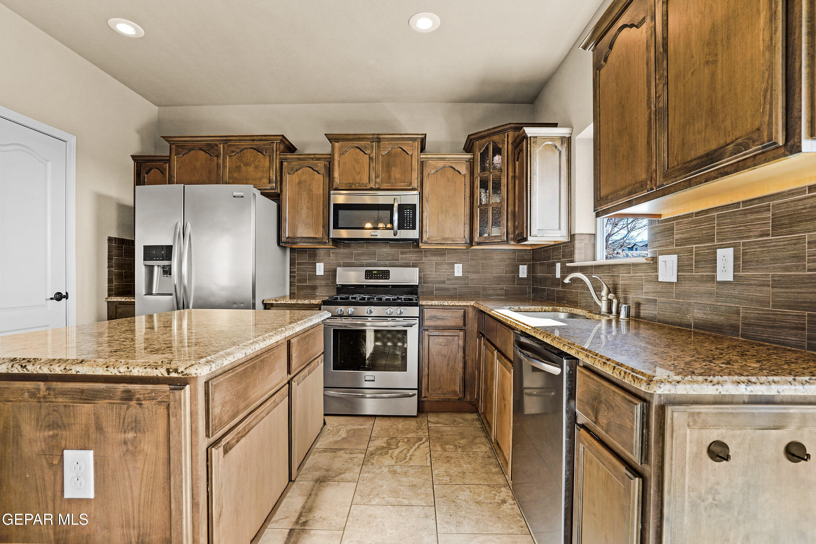 7540 WOLF CREEK Drive