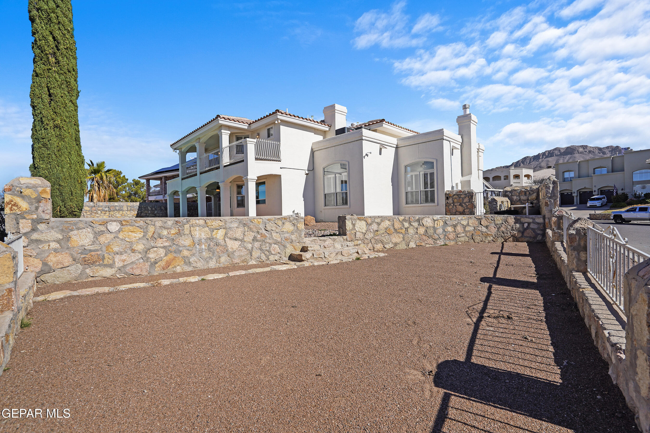 6513 ROYAL RIDGE Drive