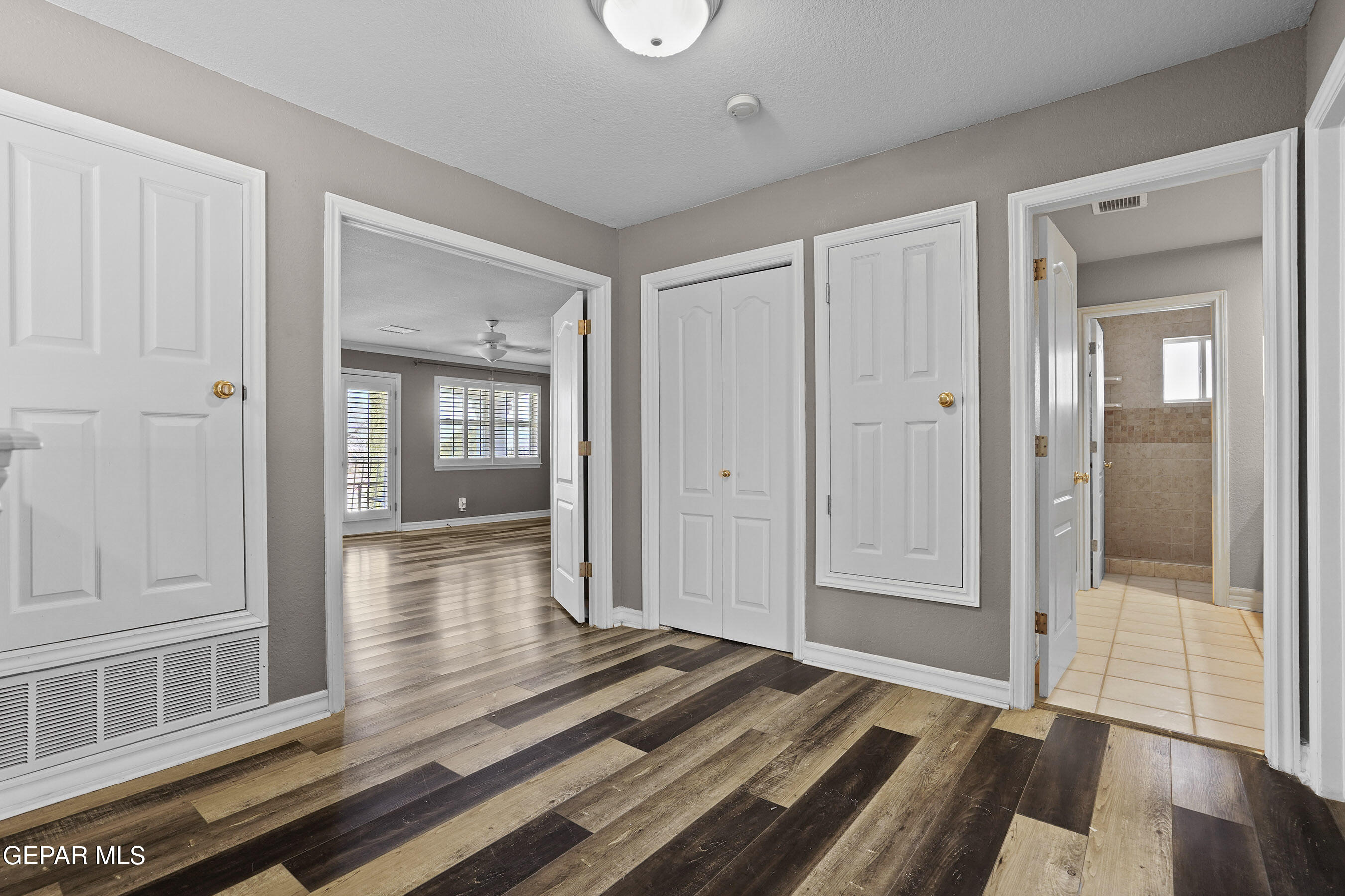 6513 ROYAL RIDGE Drive