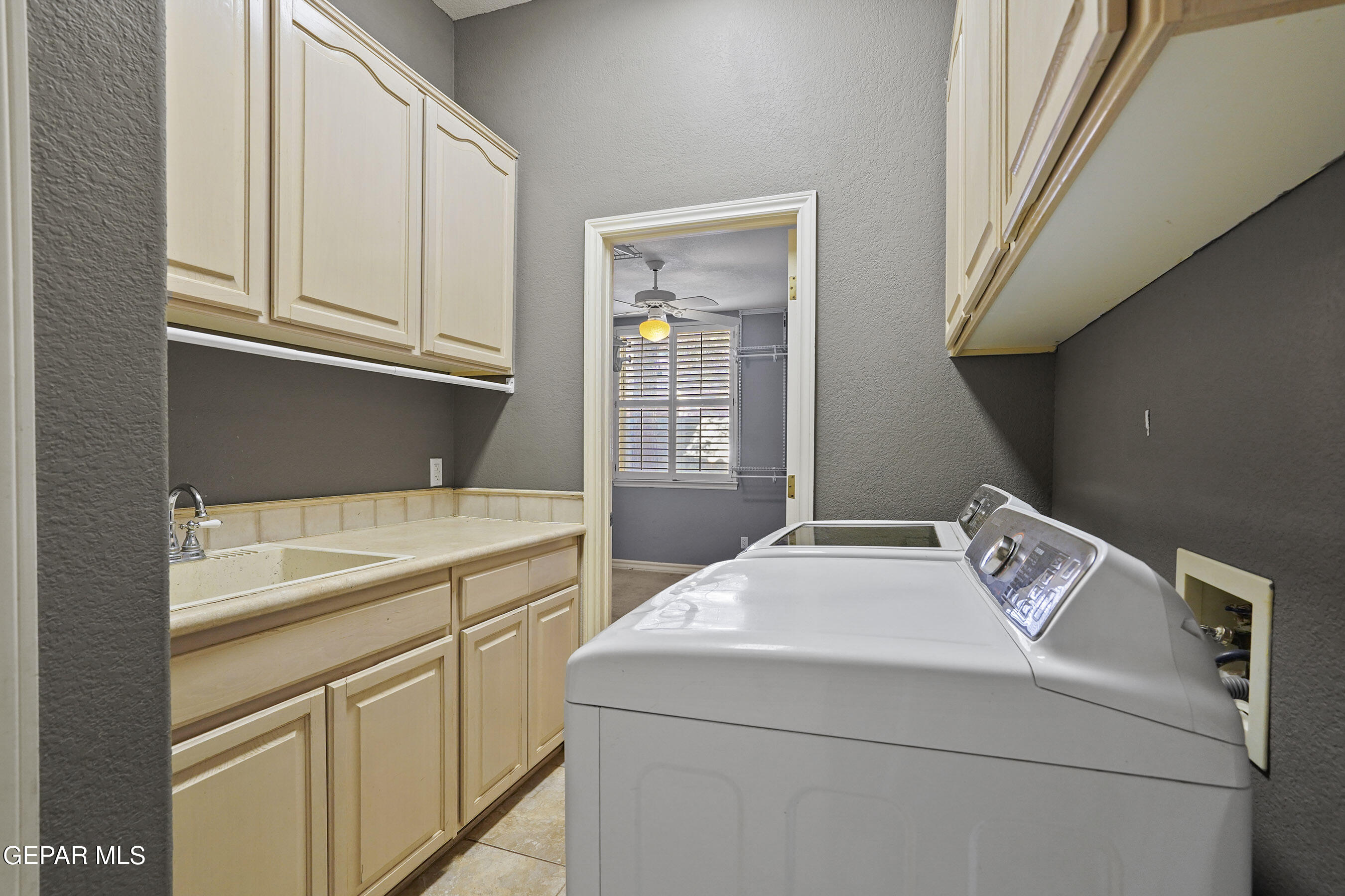 6513 ROYAL RIDGE Drive