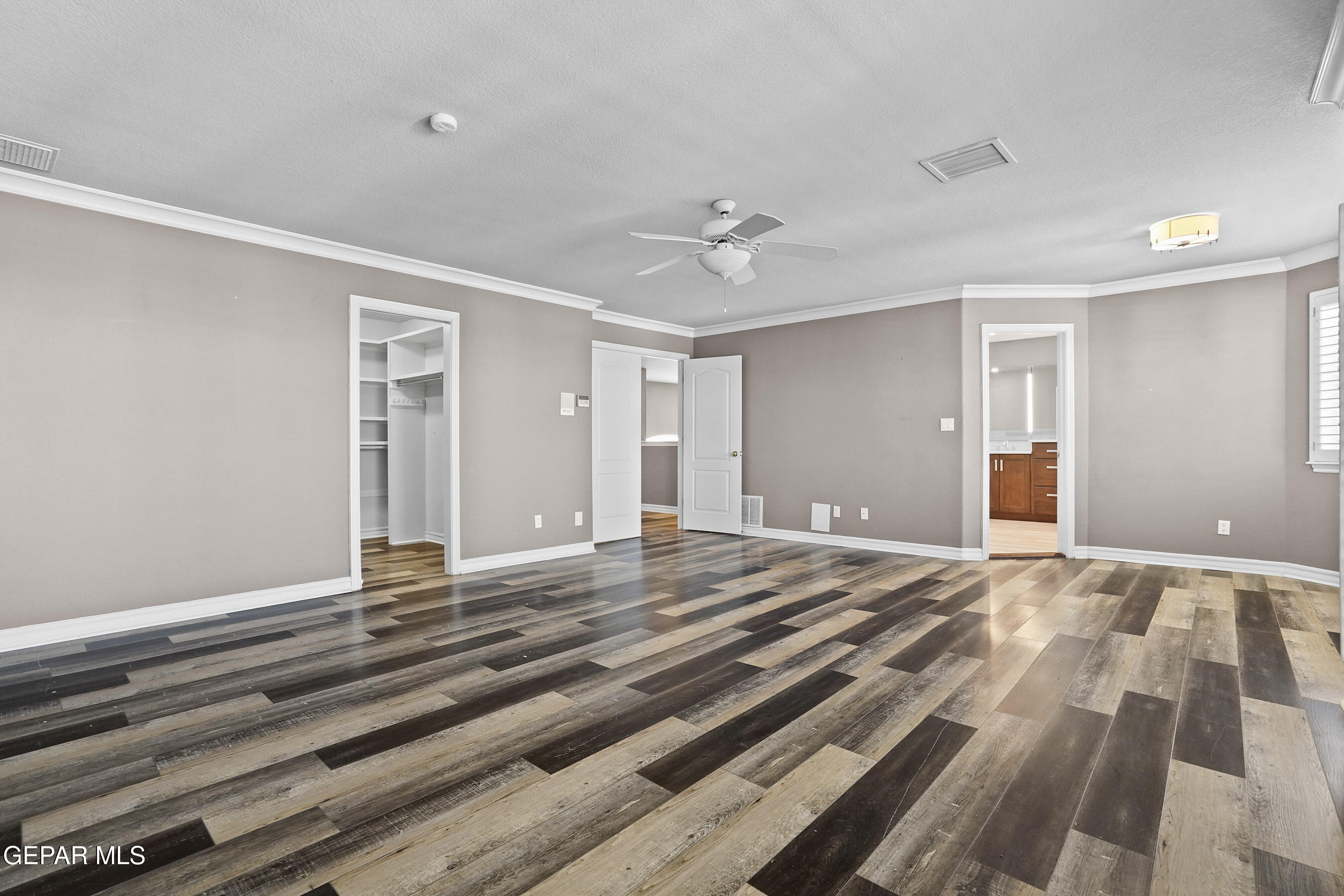 6513 ROYAL RIDGE Drive