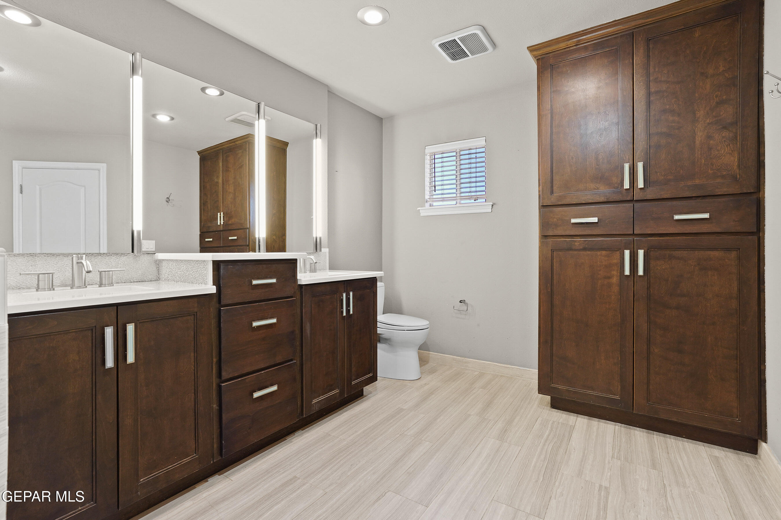 6513 ROYAL RIDGE Drive