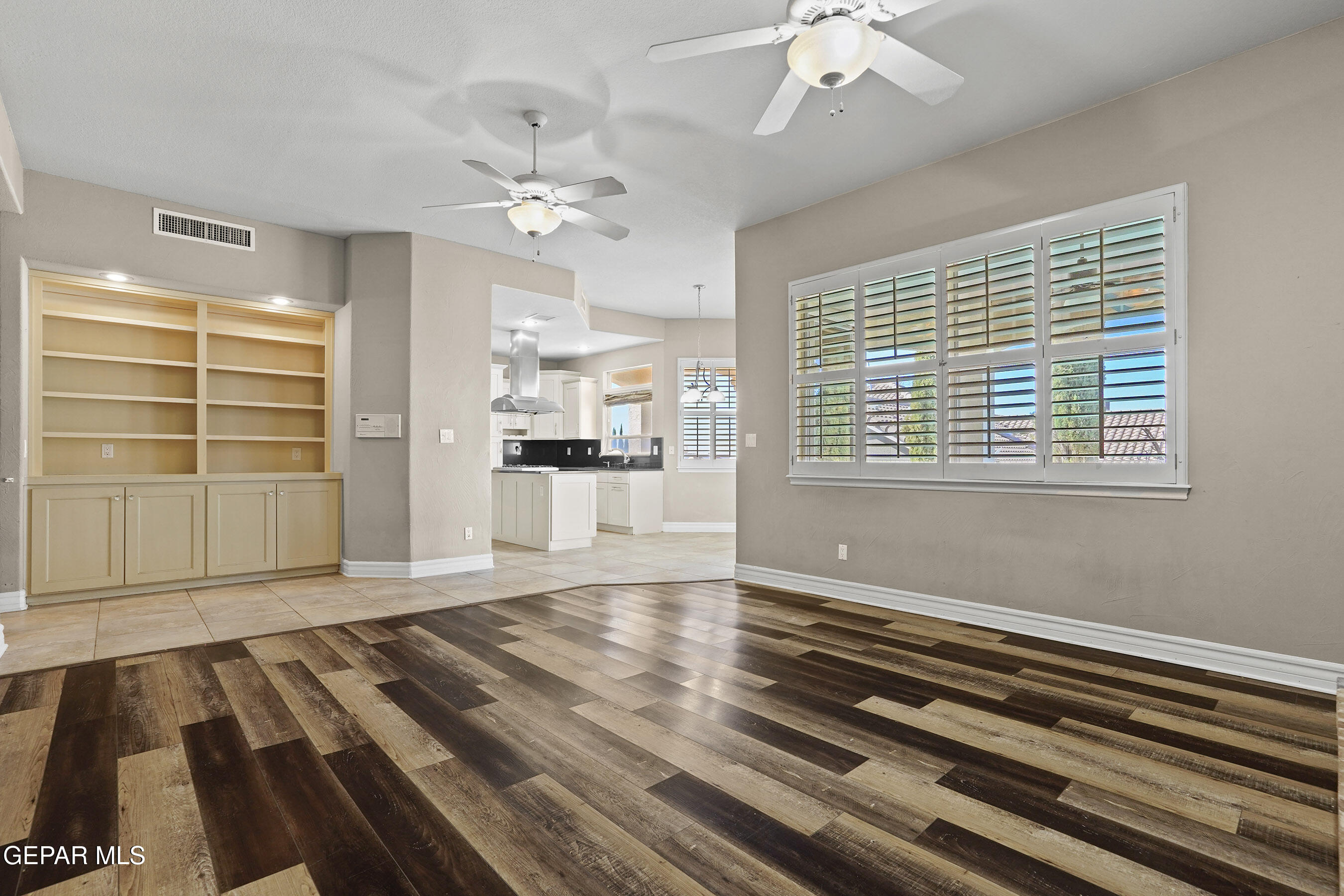 6513 ROYAL RIDGE Drive