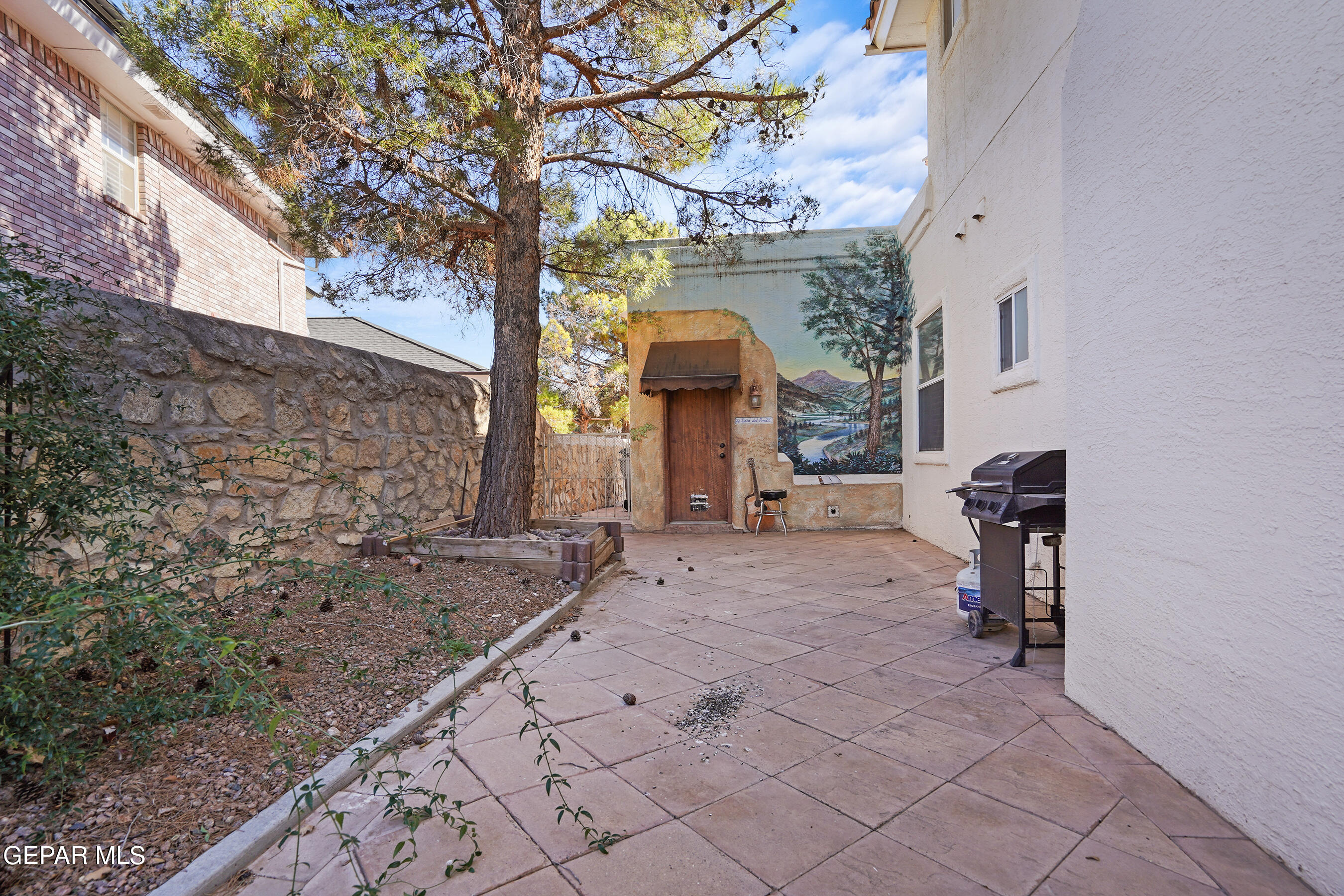 6513 ROYAL RIDGE Drive