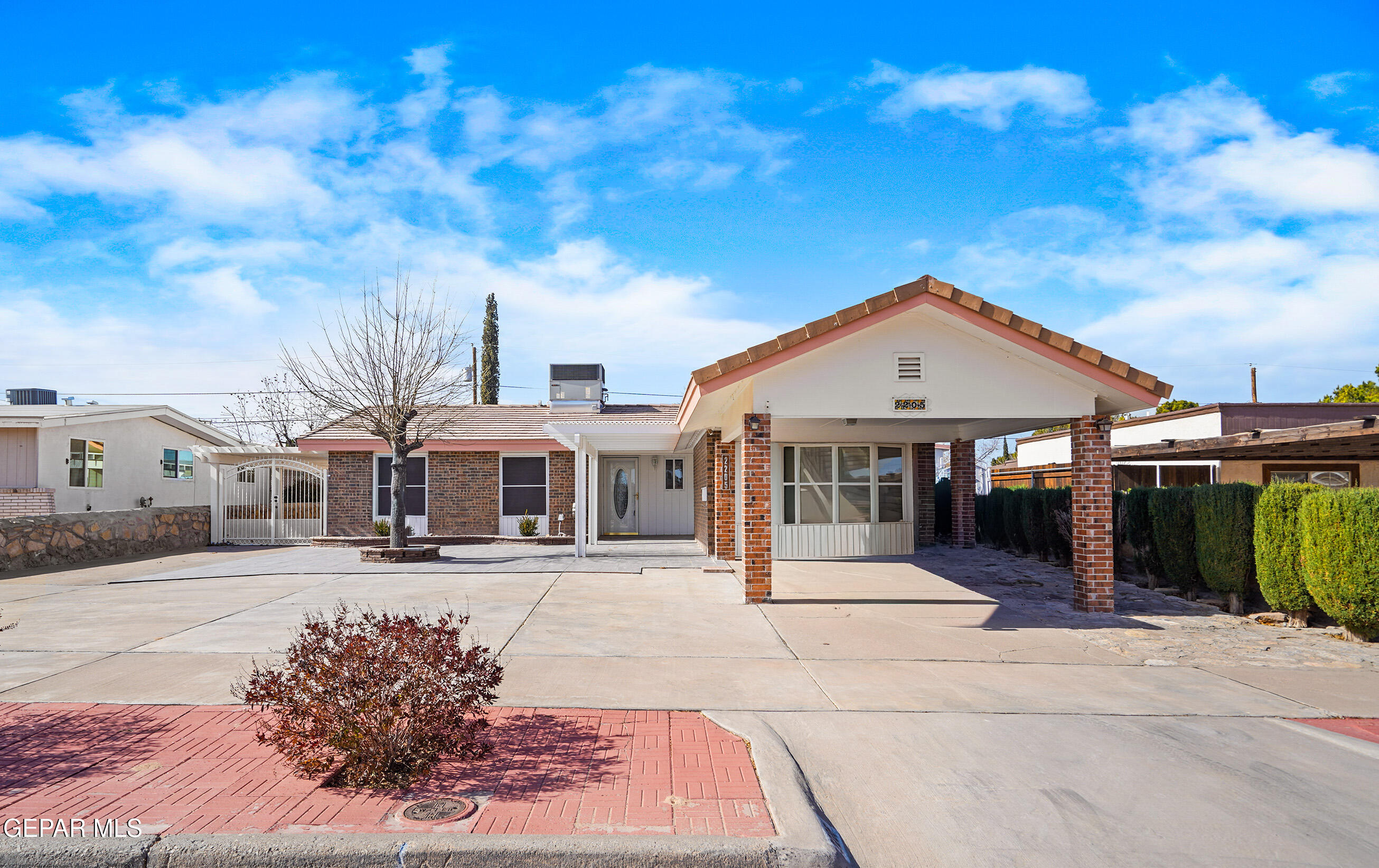 2205 VILLA PLATA Drive