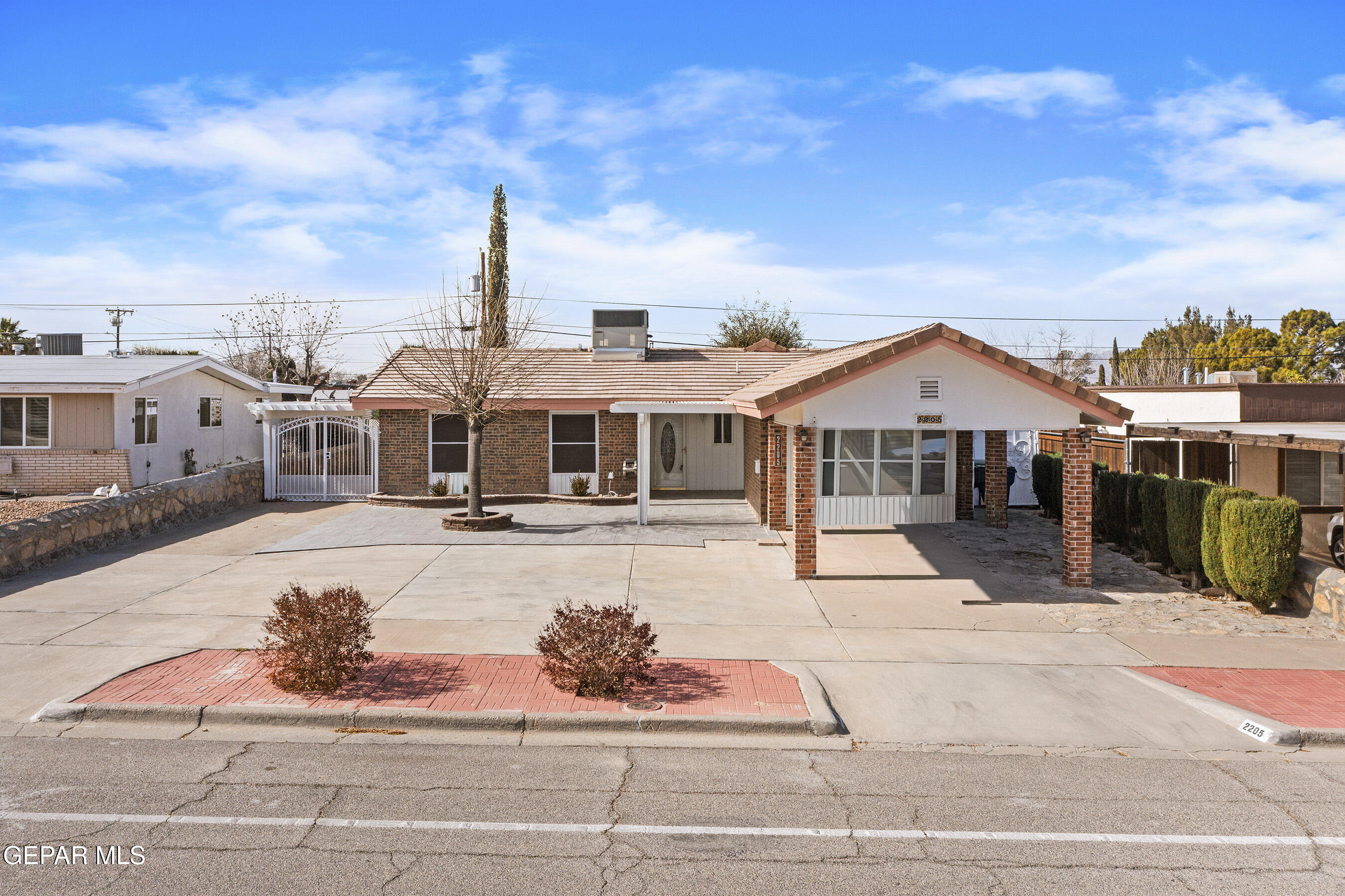 2205 VILLA PLATA Drive