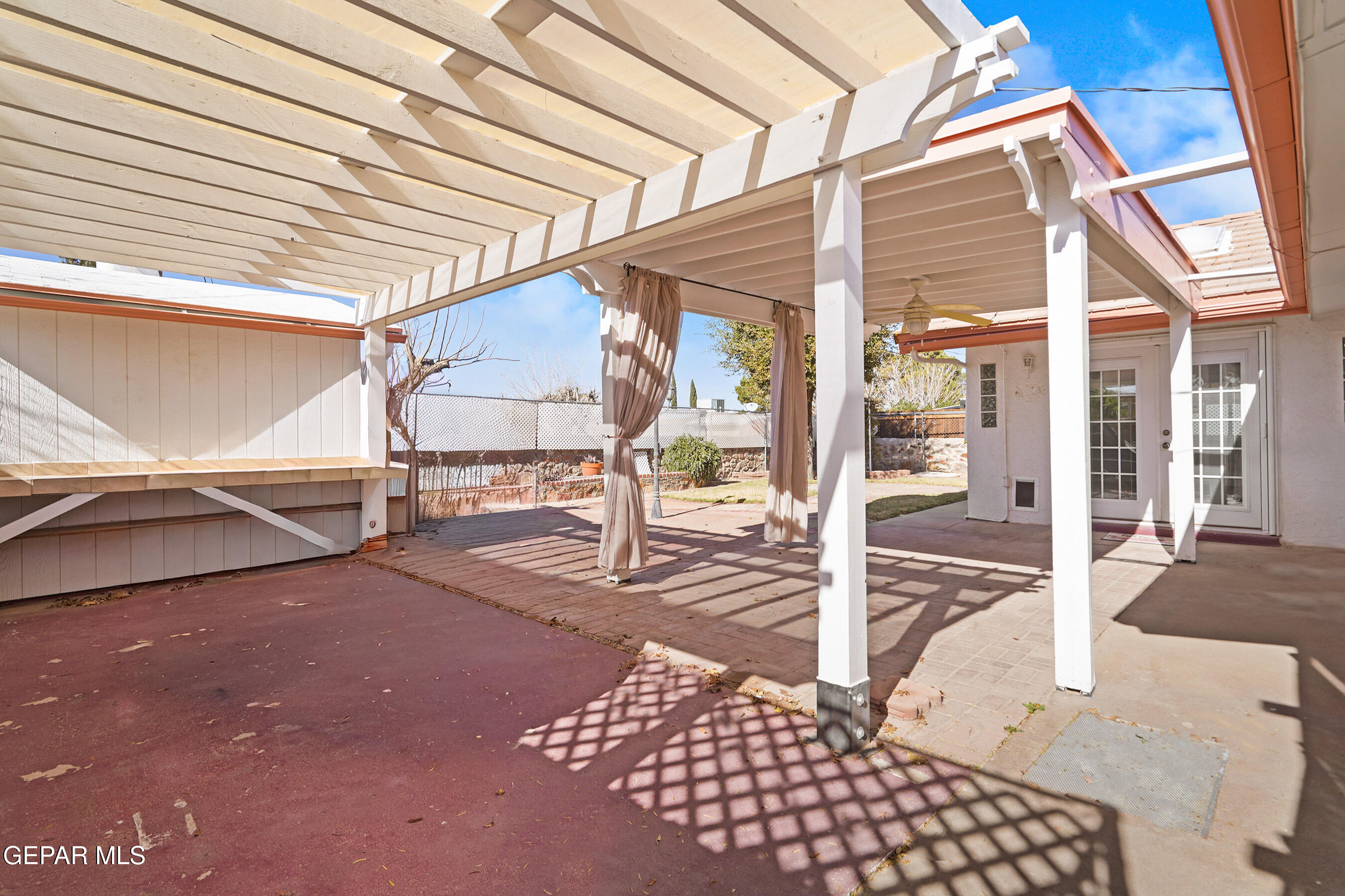 2205 VILLA PLATA Drive