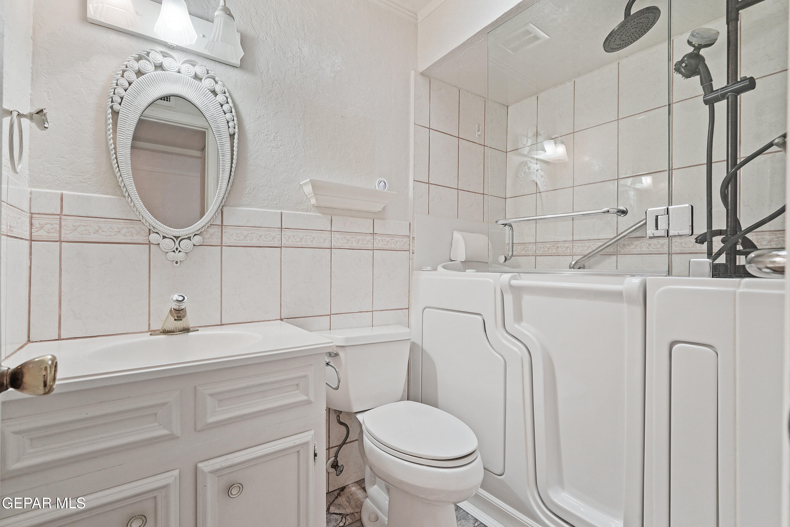 2205 VILLA PLATA Drive