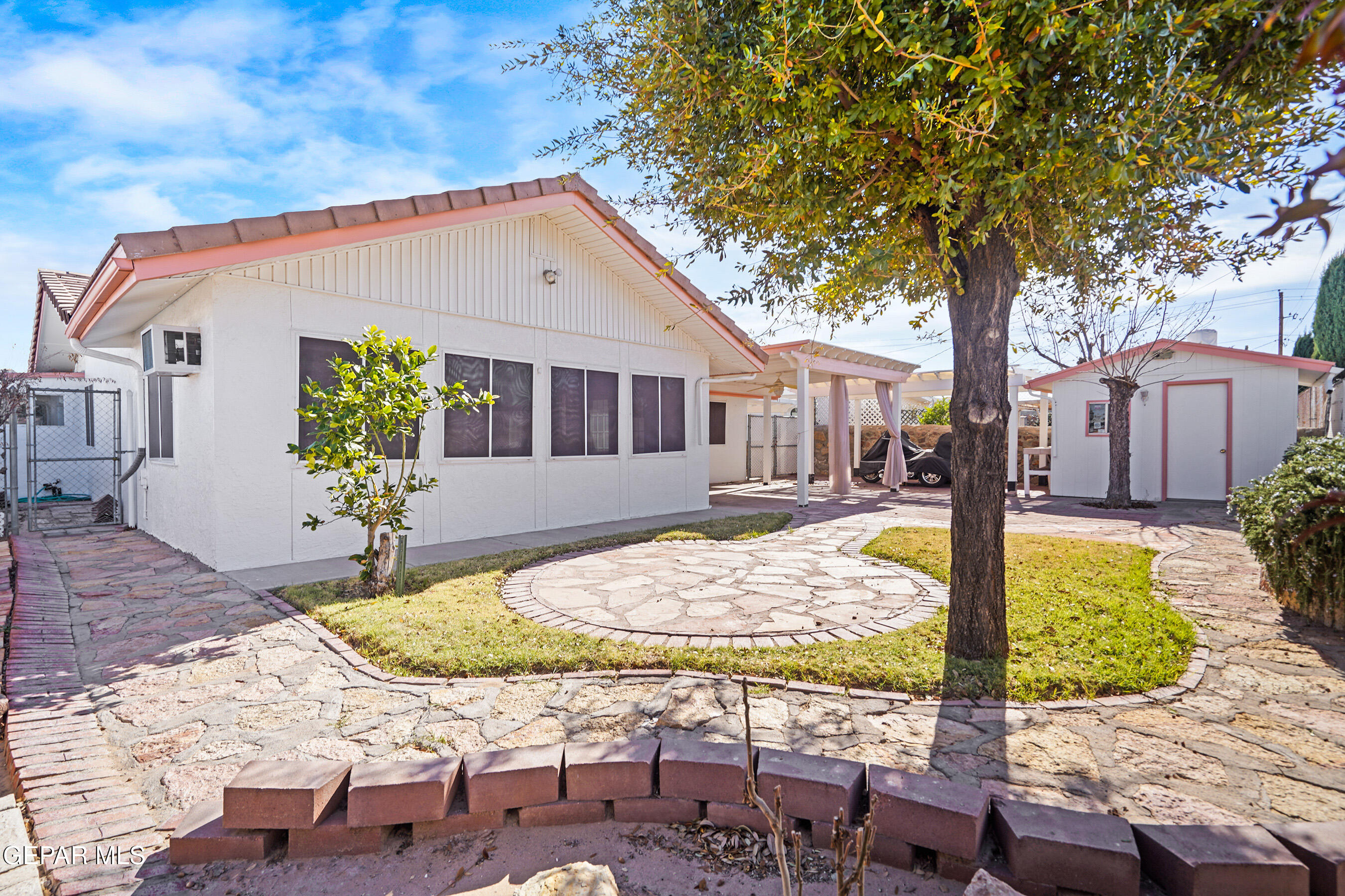 2205 VILLA PLATA Drive