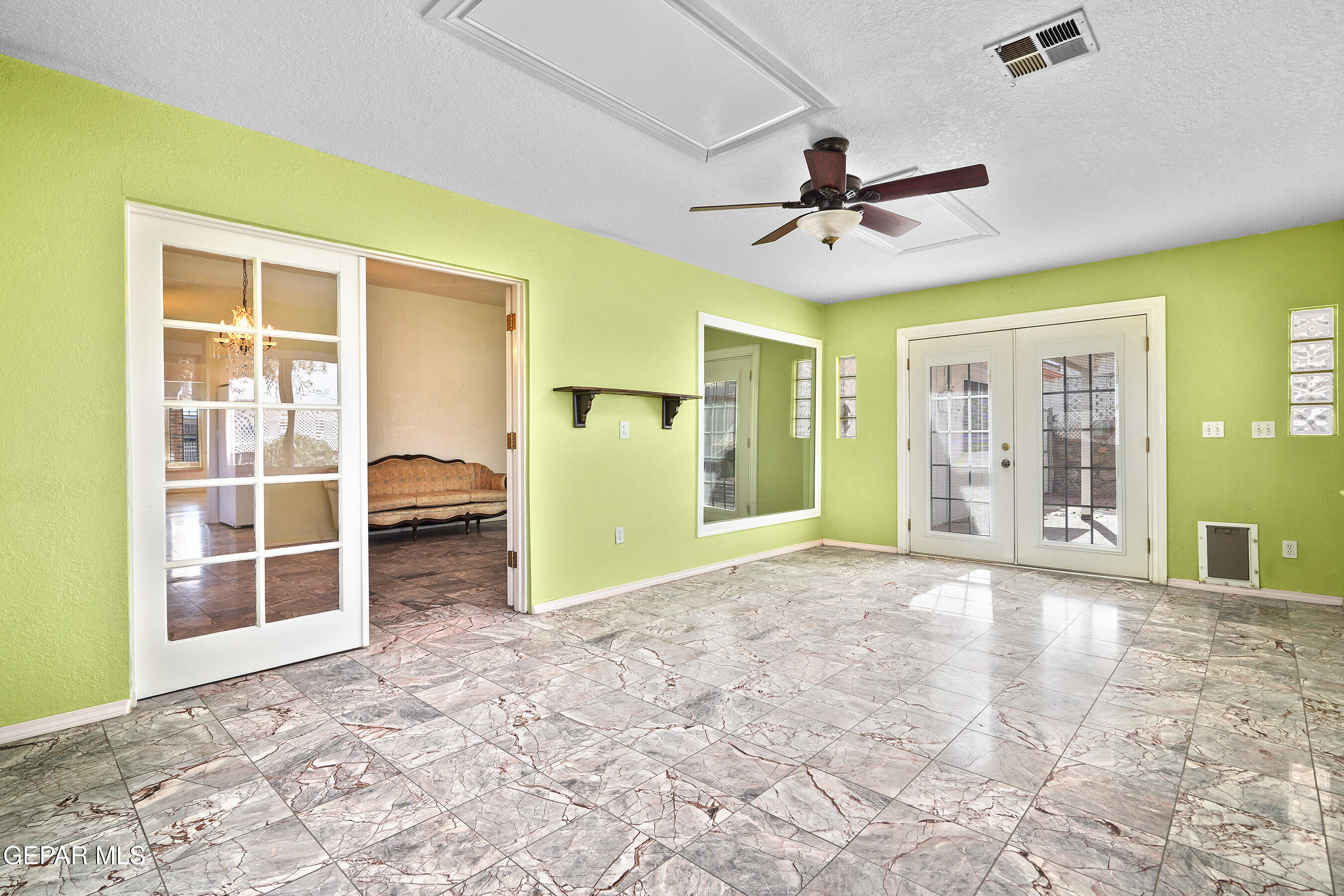 2205 VILLA PLATA Drive