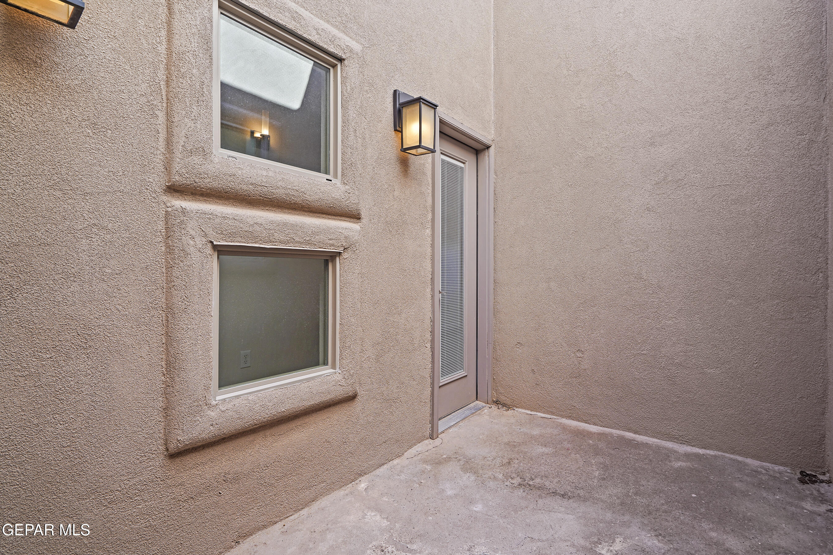 6241 FRANKLIN RIDGE Drive