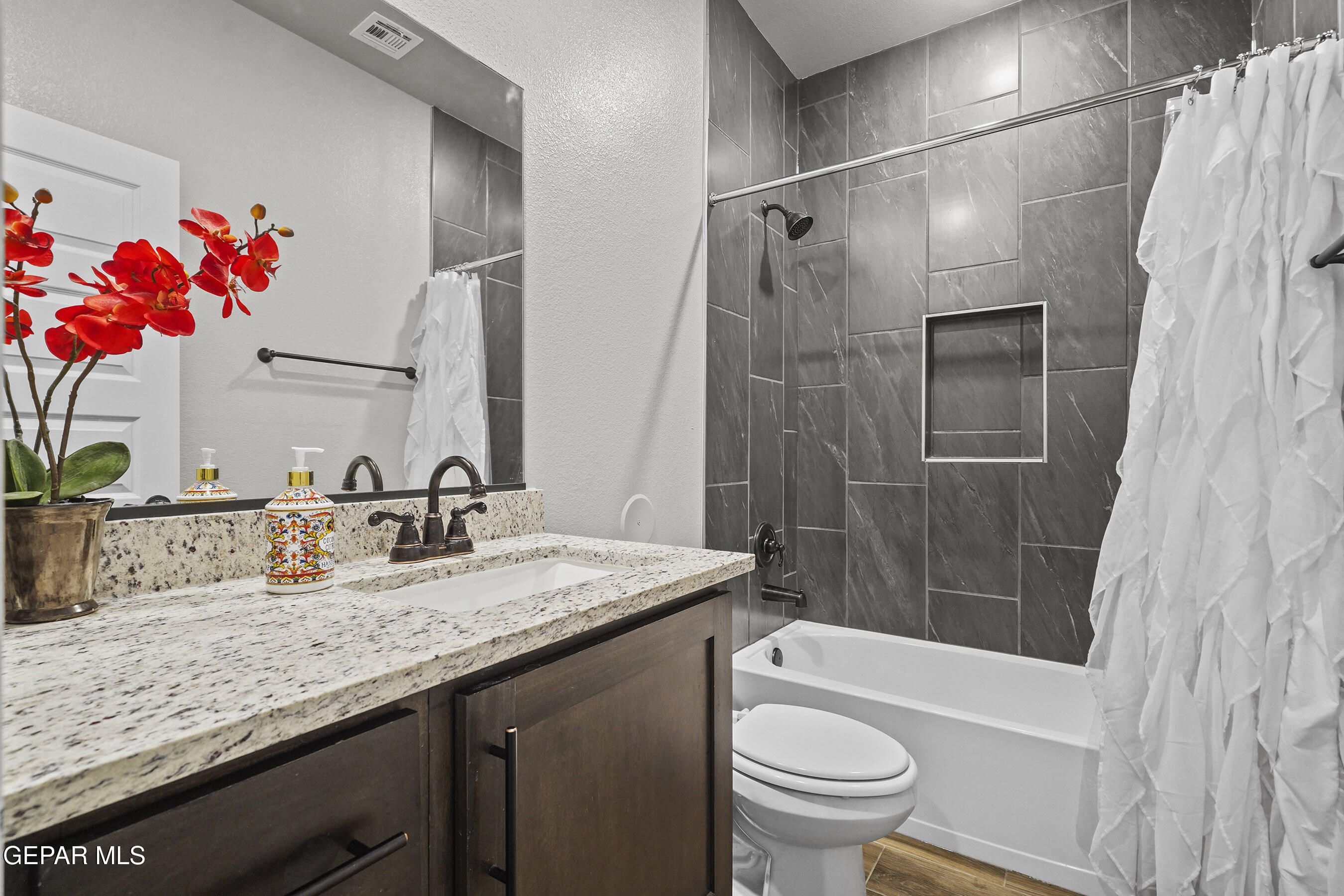 7417 WHITE CEDAR Place