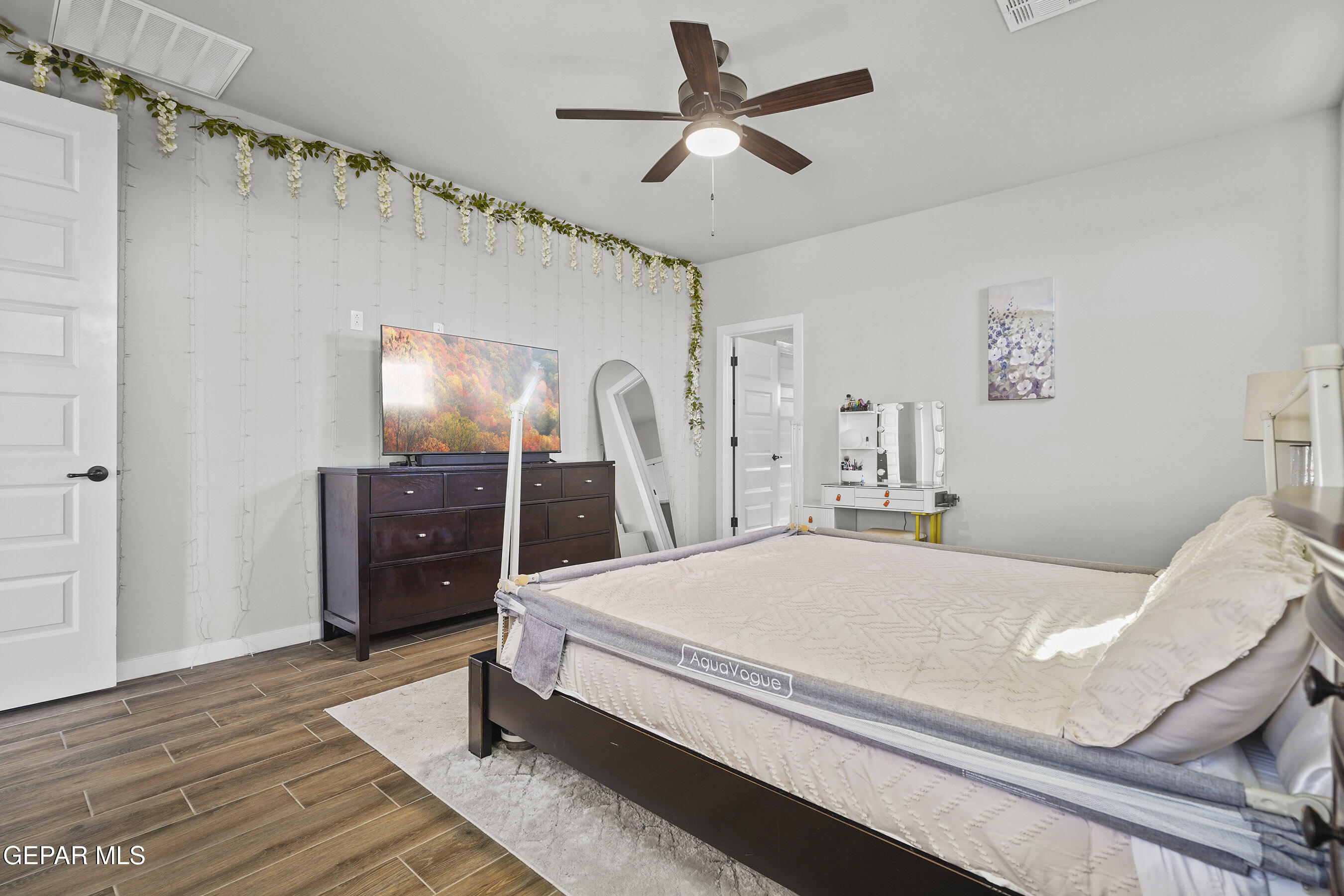 7417 WHITE CEDAR Place