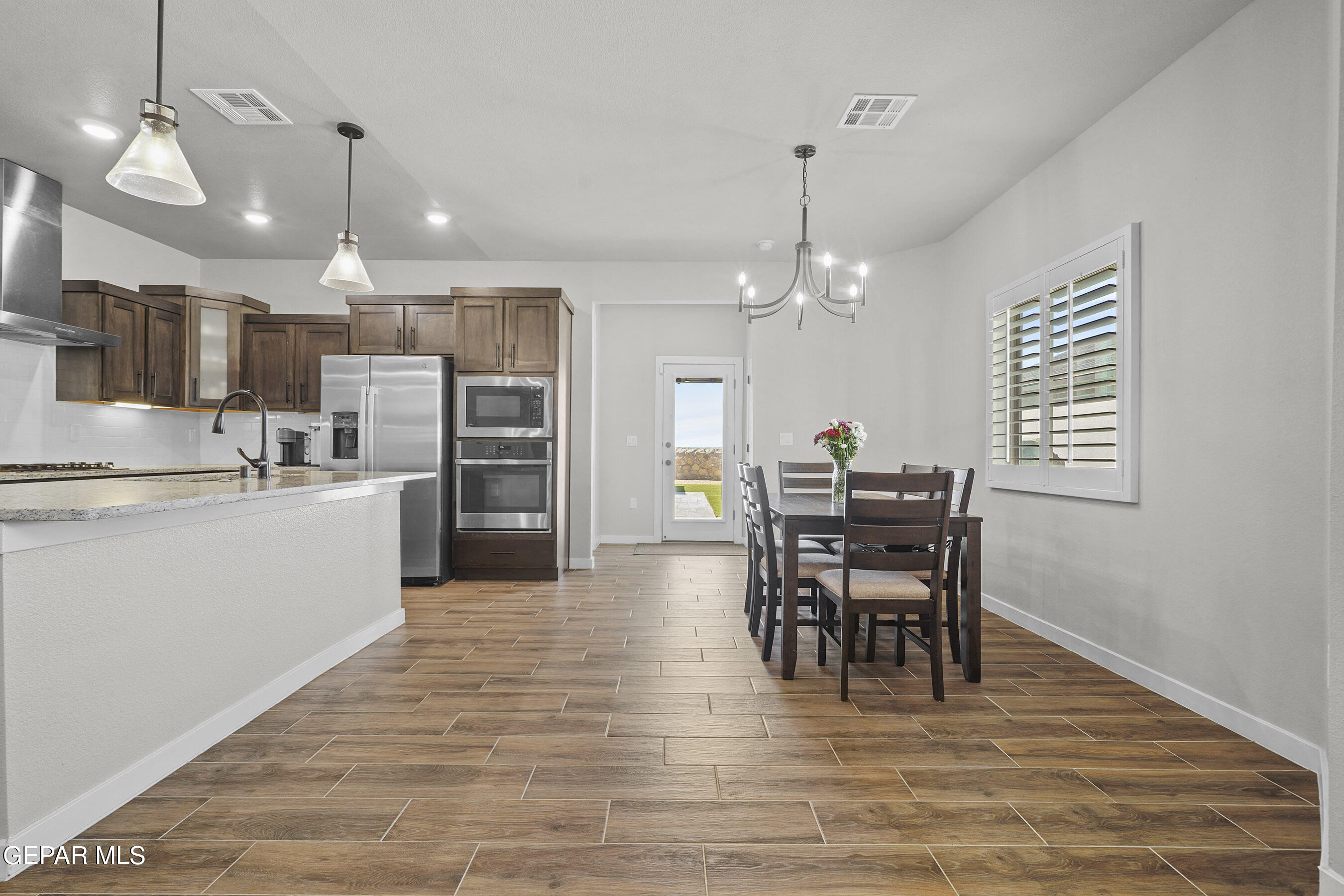 7417 WHITE CEDAR Place