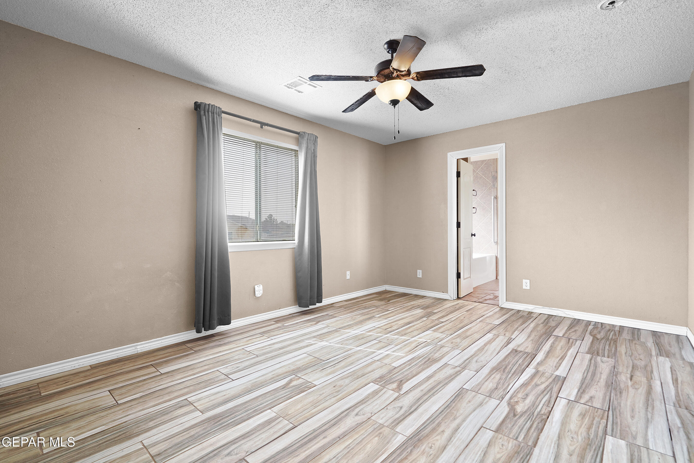 12968 ENRIQUE GOMEZ Lane