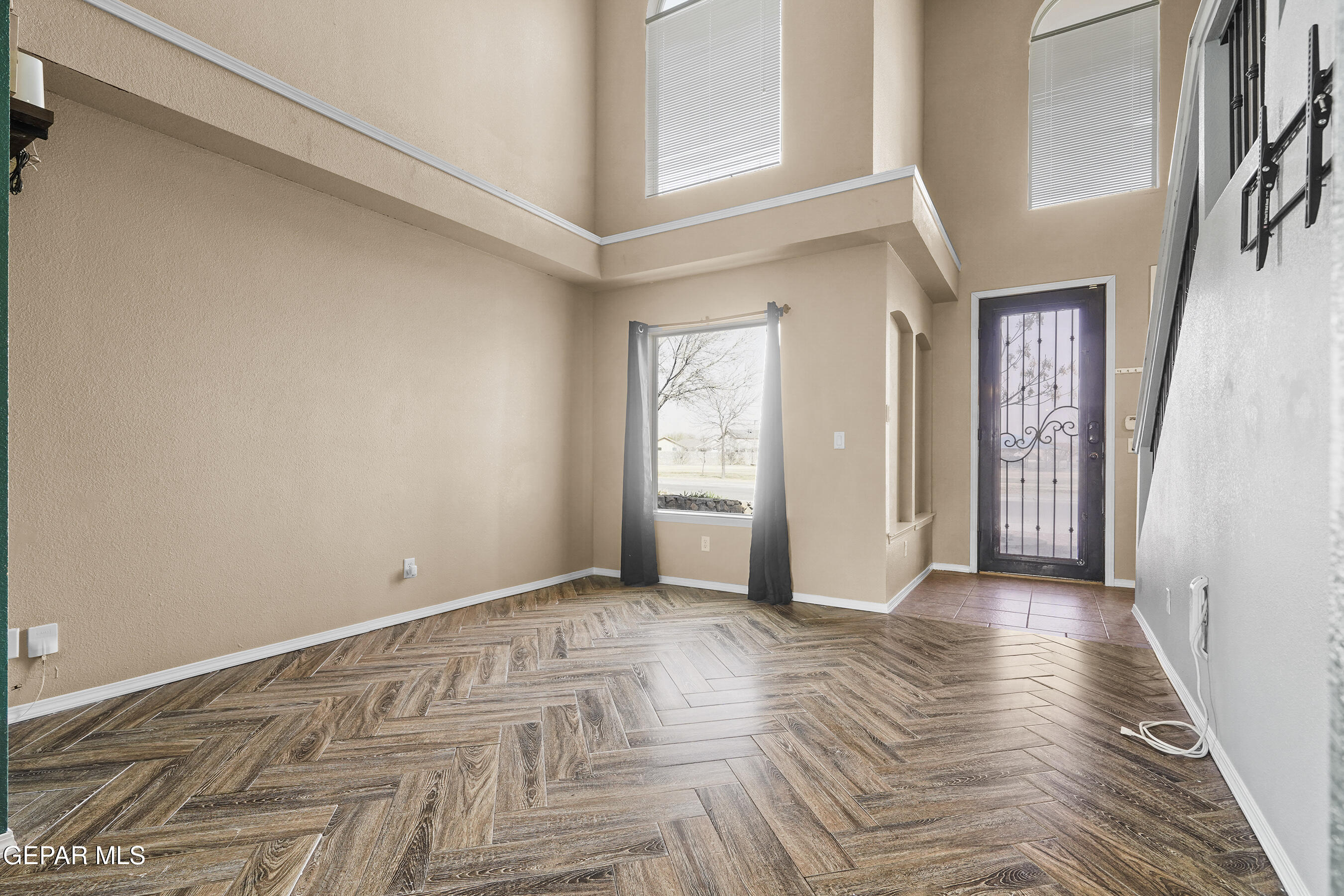 12968 ENRIQUE GOMEZ Lane