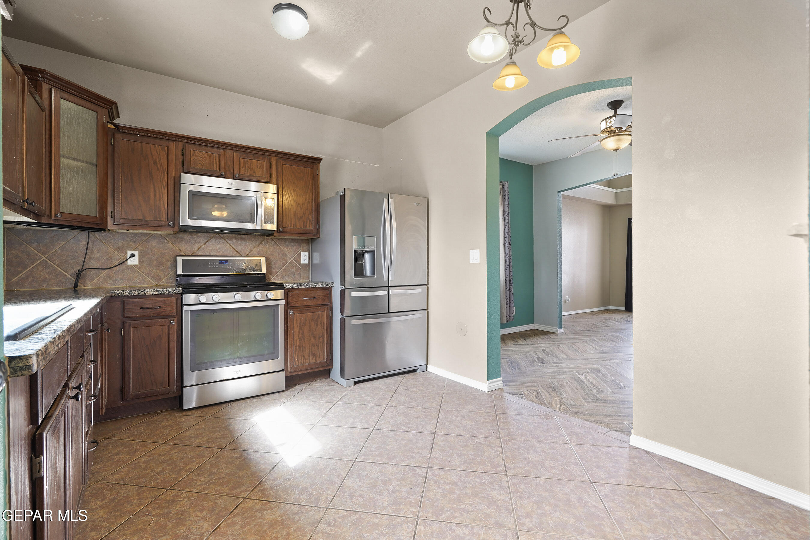 12968 ENRIQUE GOMEZ Lane