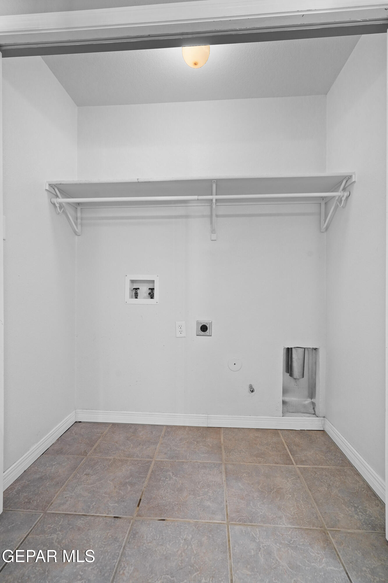 2805 BEAR ROCK Place