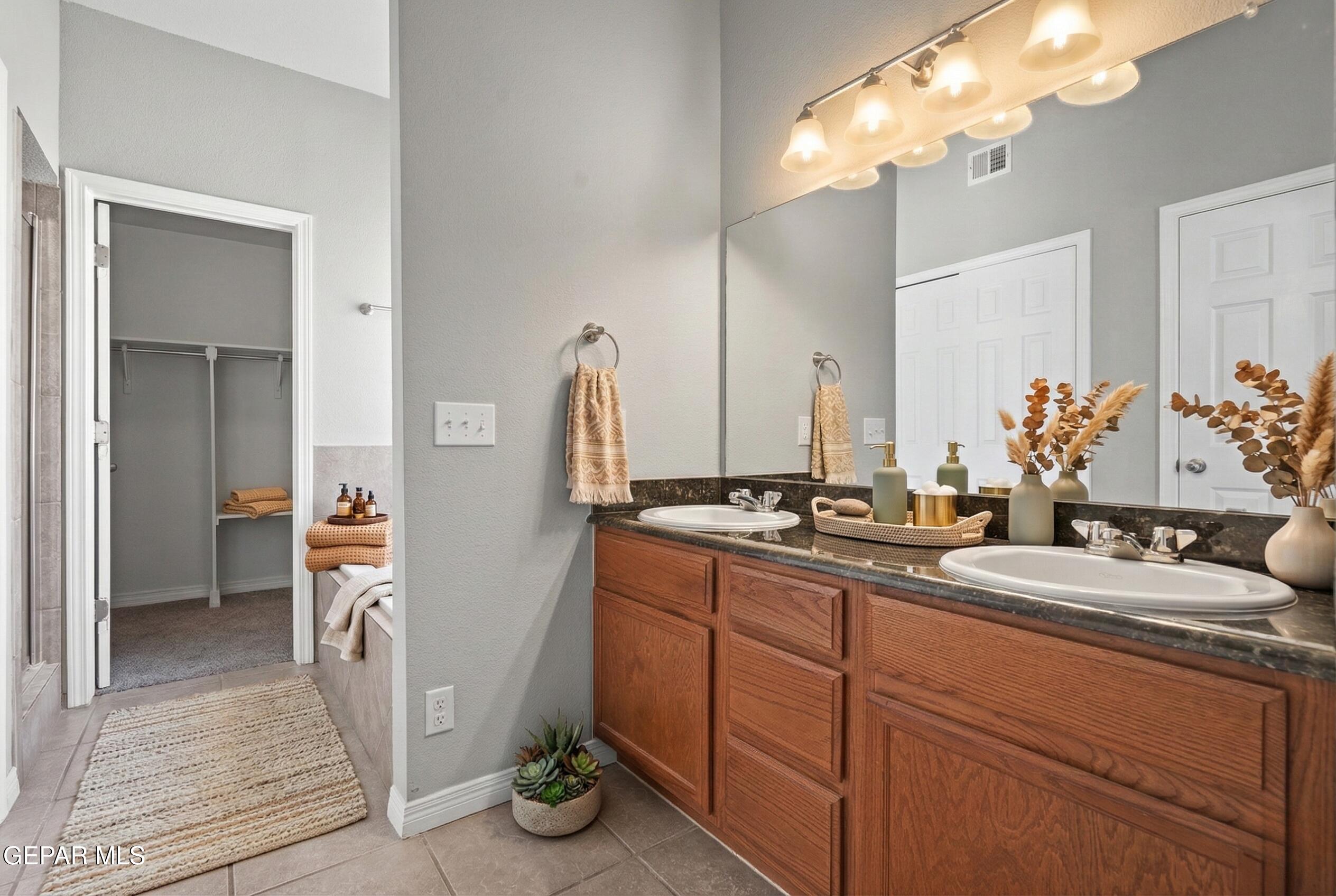 2805 BEAR ROCK Place