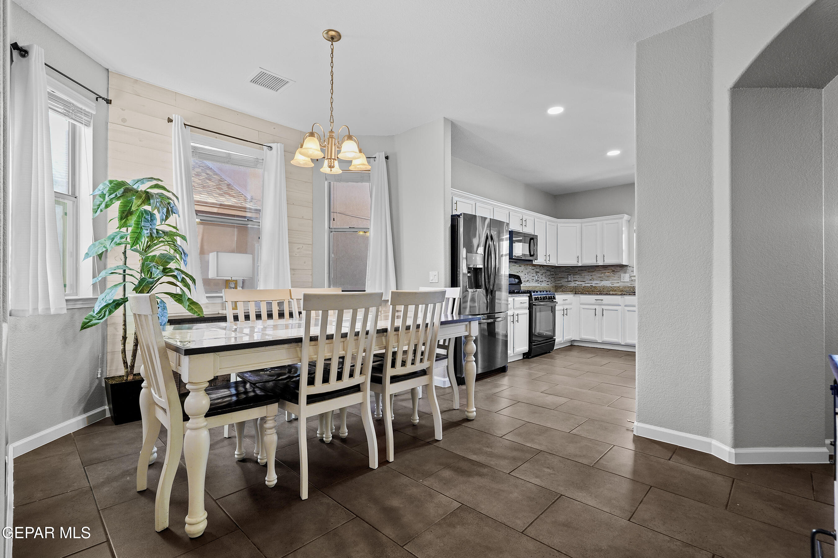 5012 COPPER RANCH Avenue