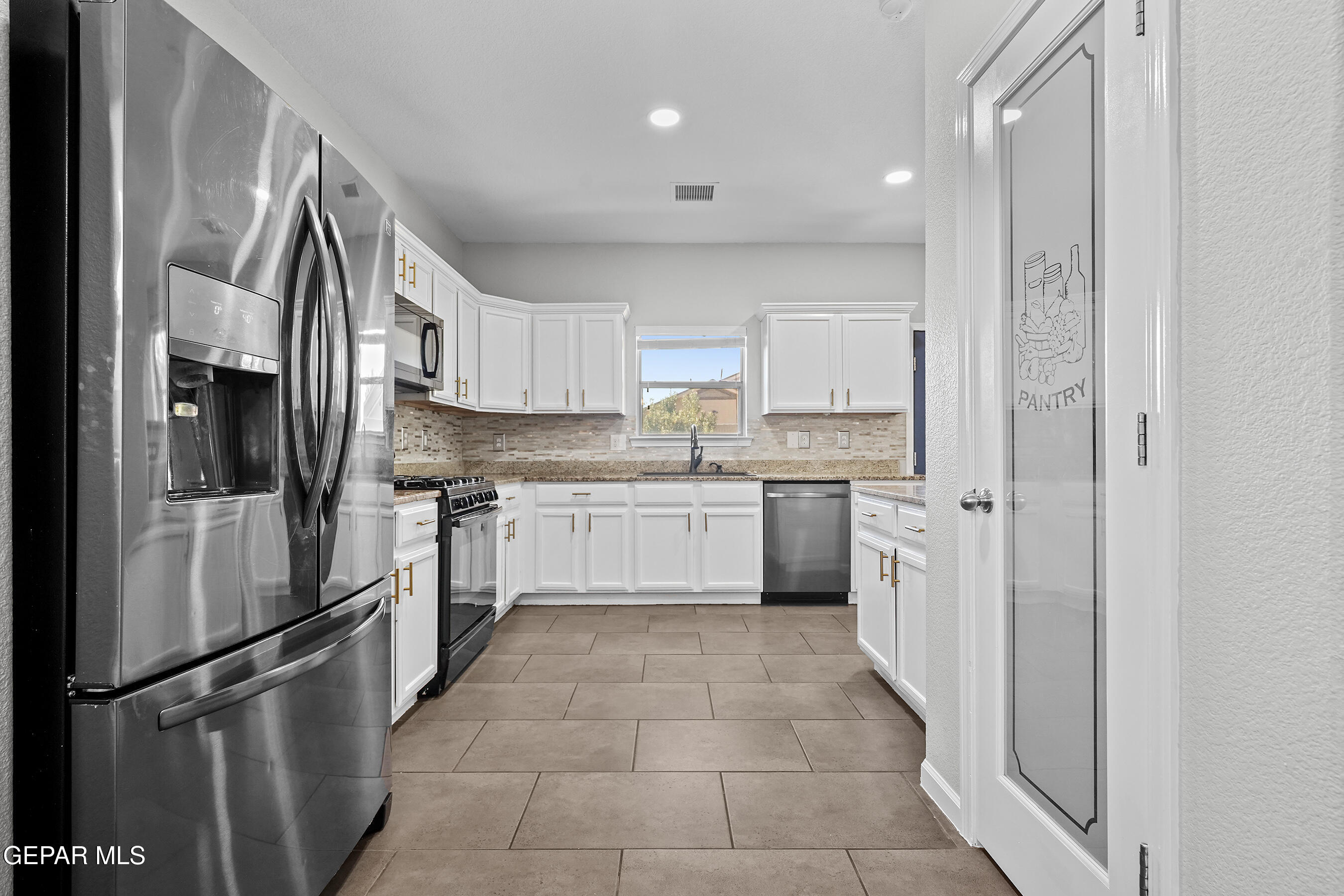 5012 COPPER RANCH Avenue