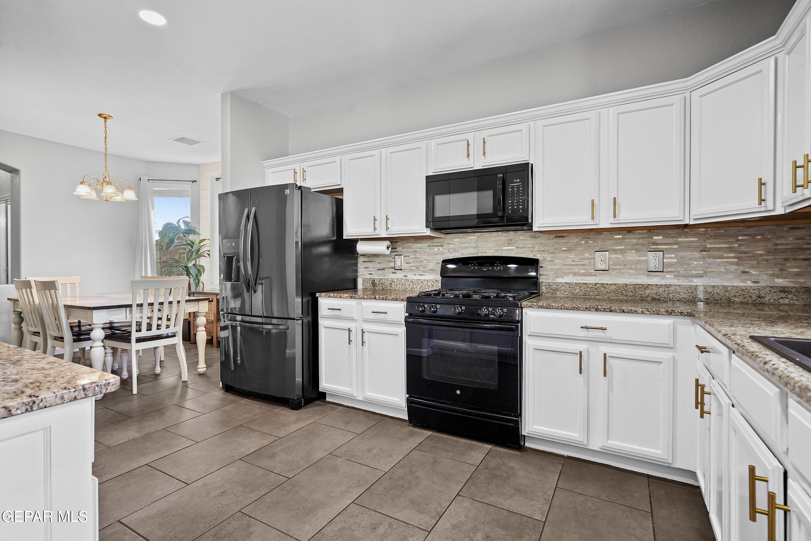 5012 COPPER RANCH Avenue