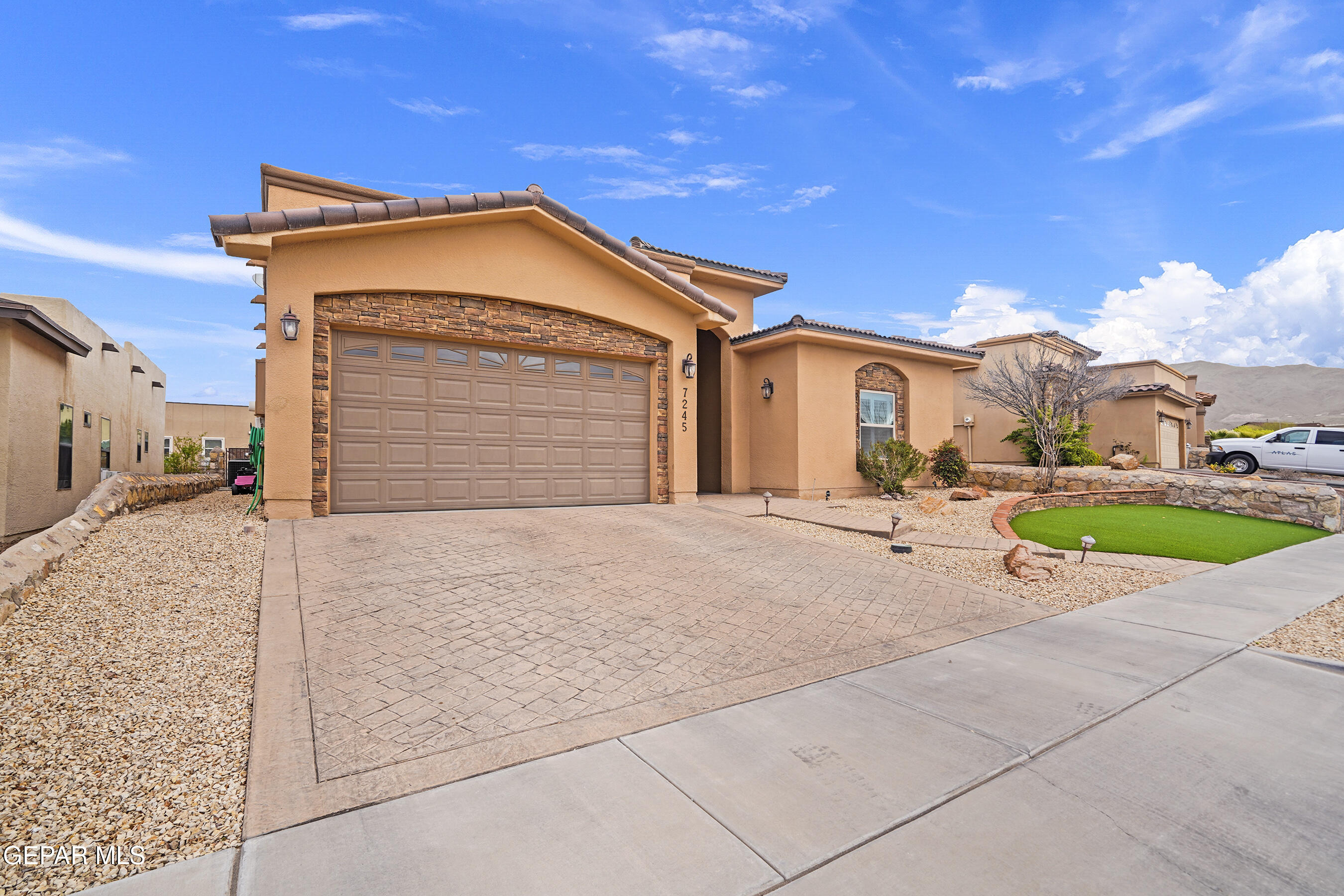 7245 CANYON WREN Avenue