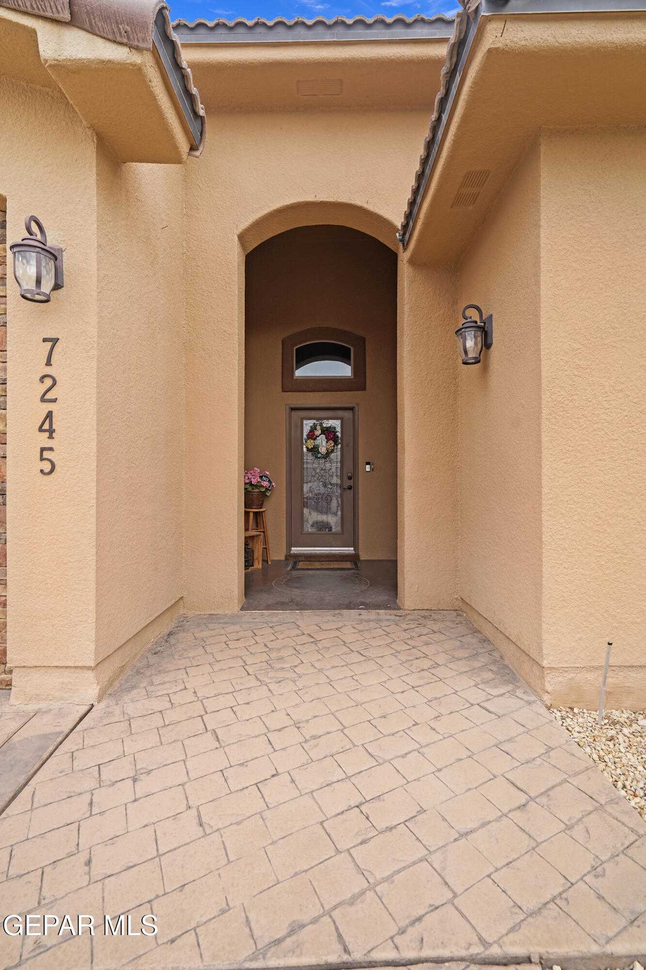 7245 CANYON WREN Avenue