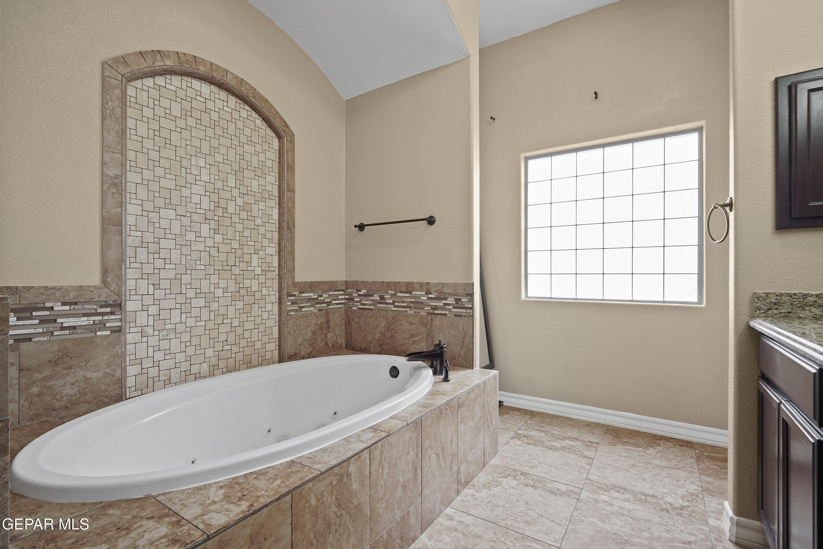 7245 CANYON WREN Avenue