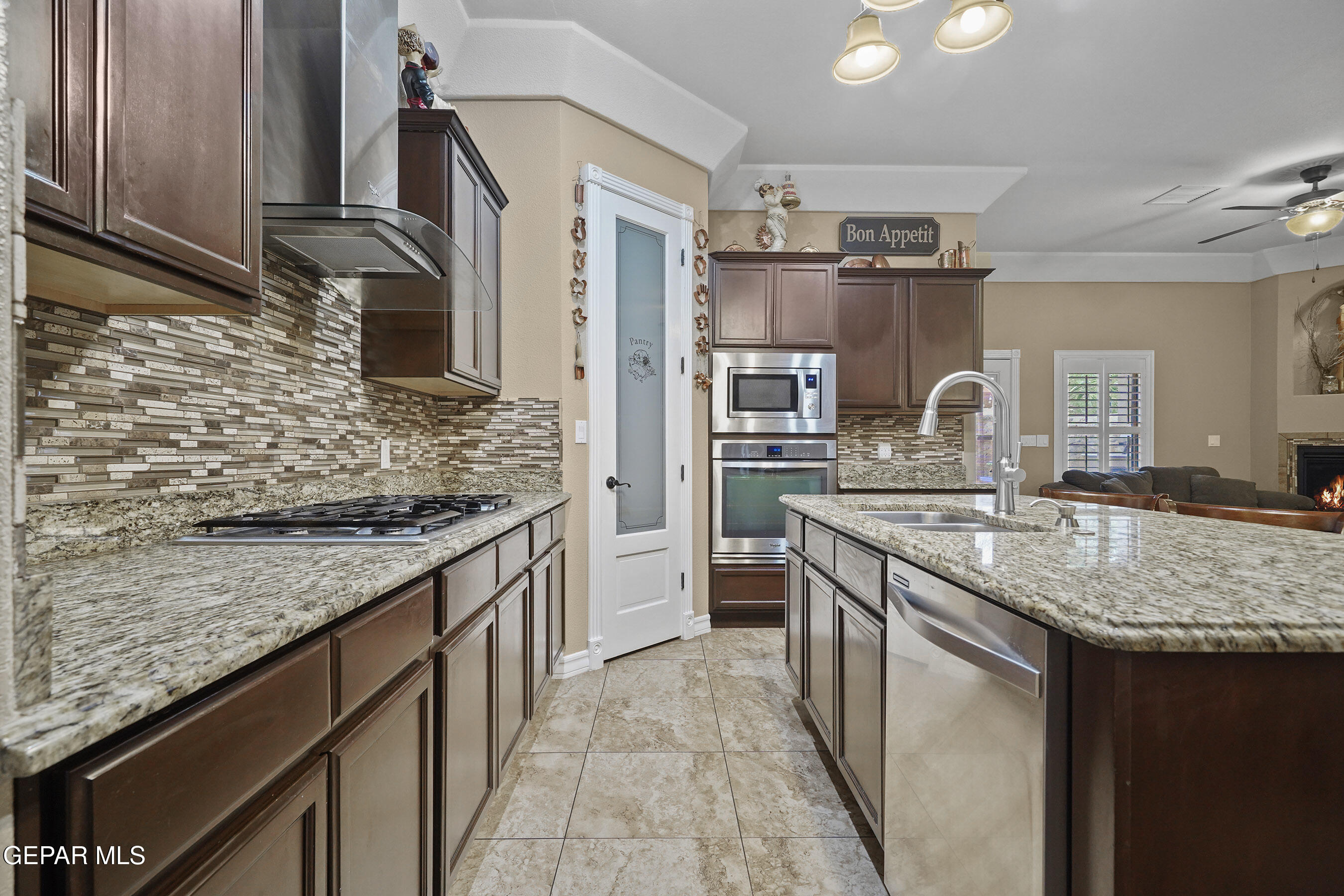 7245 CANYON WREN Avenue