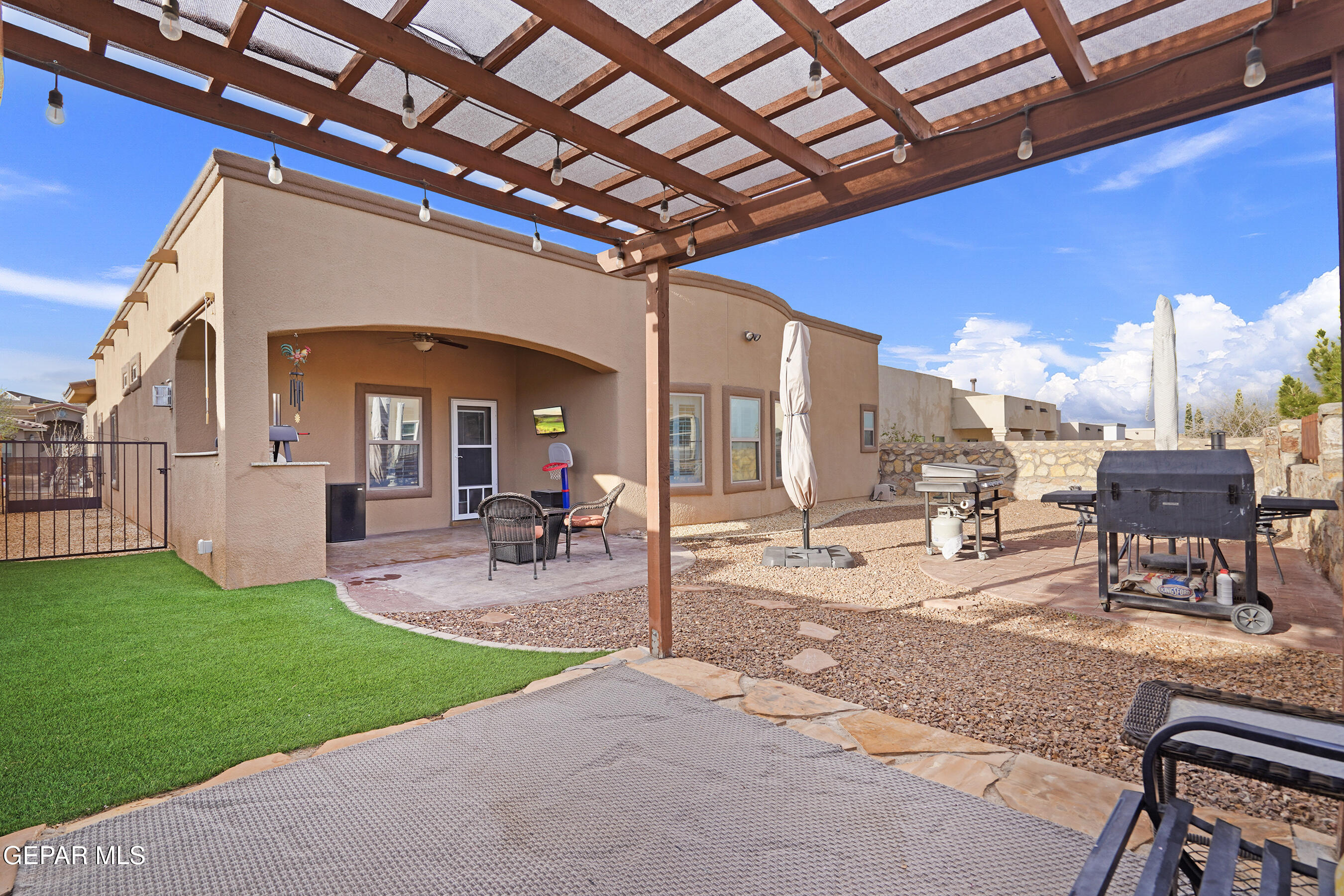 7245 CANYON WREN Avenue