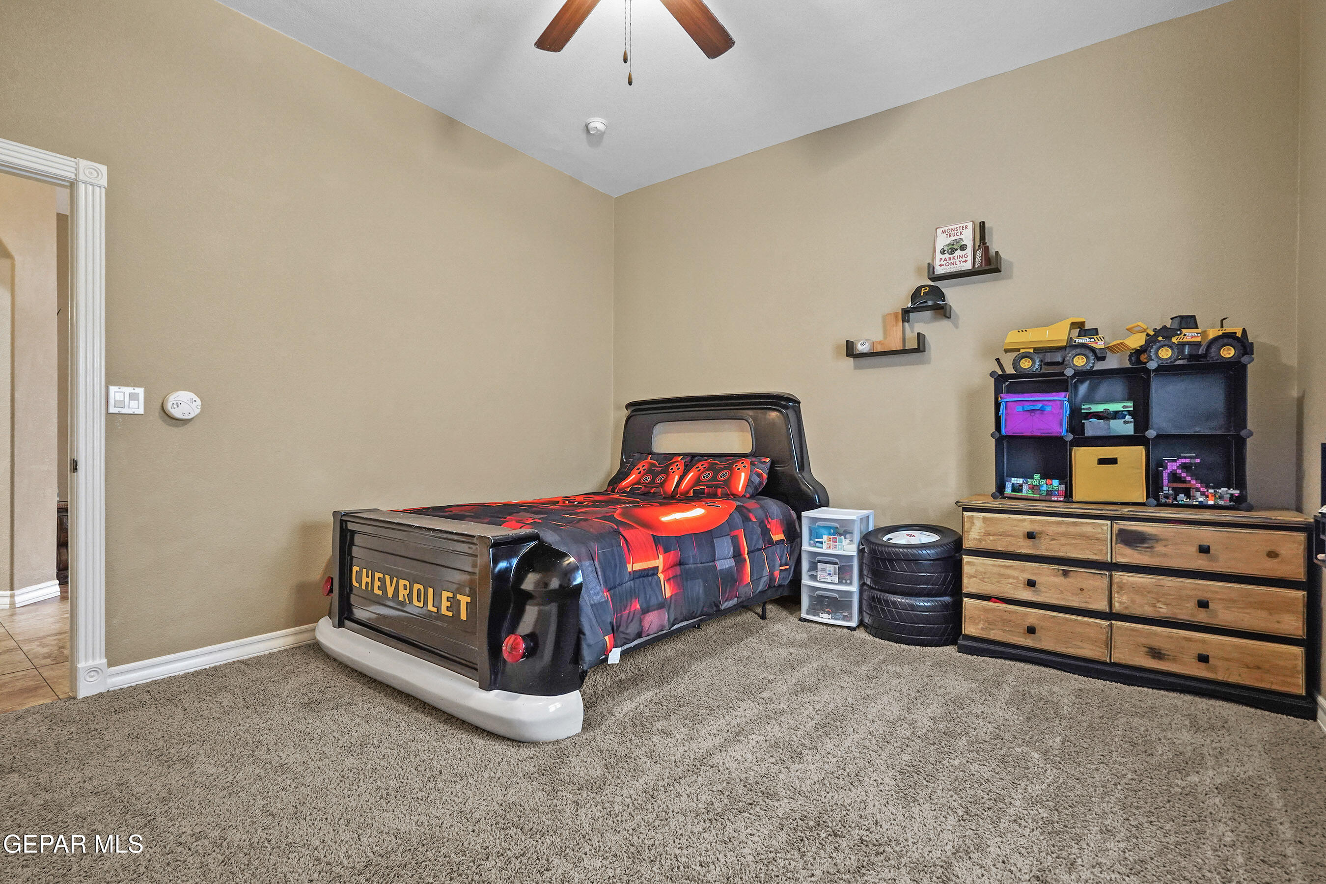 7245 CANYON WREN Avenue