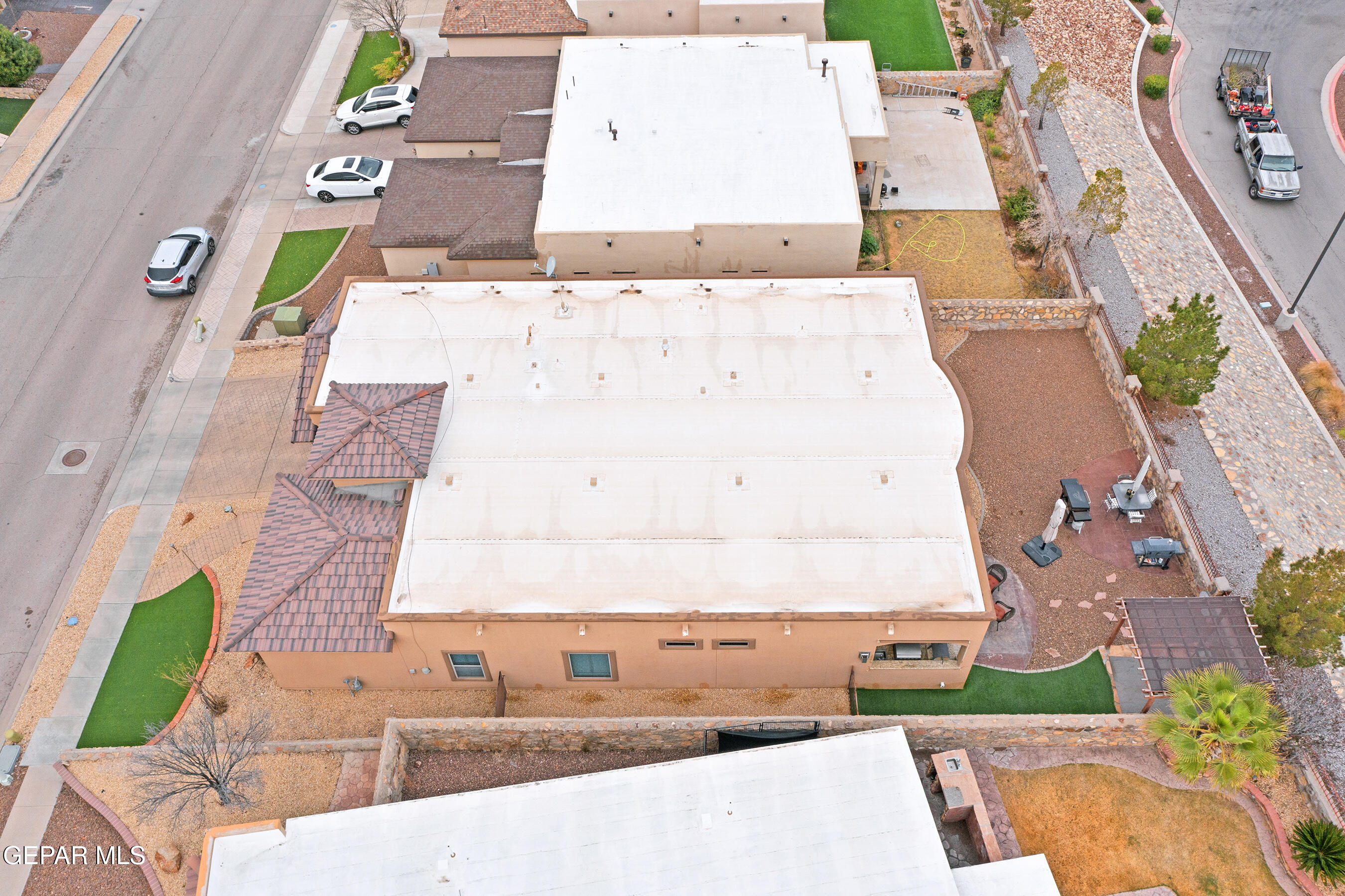 7245 CANYON WREN Avenue