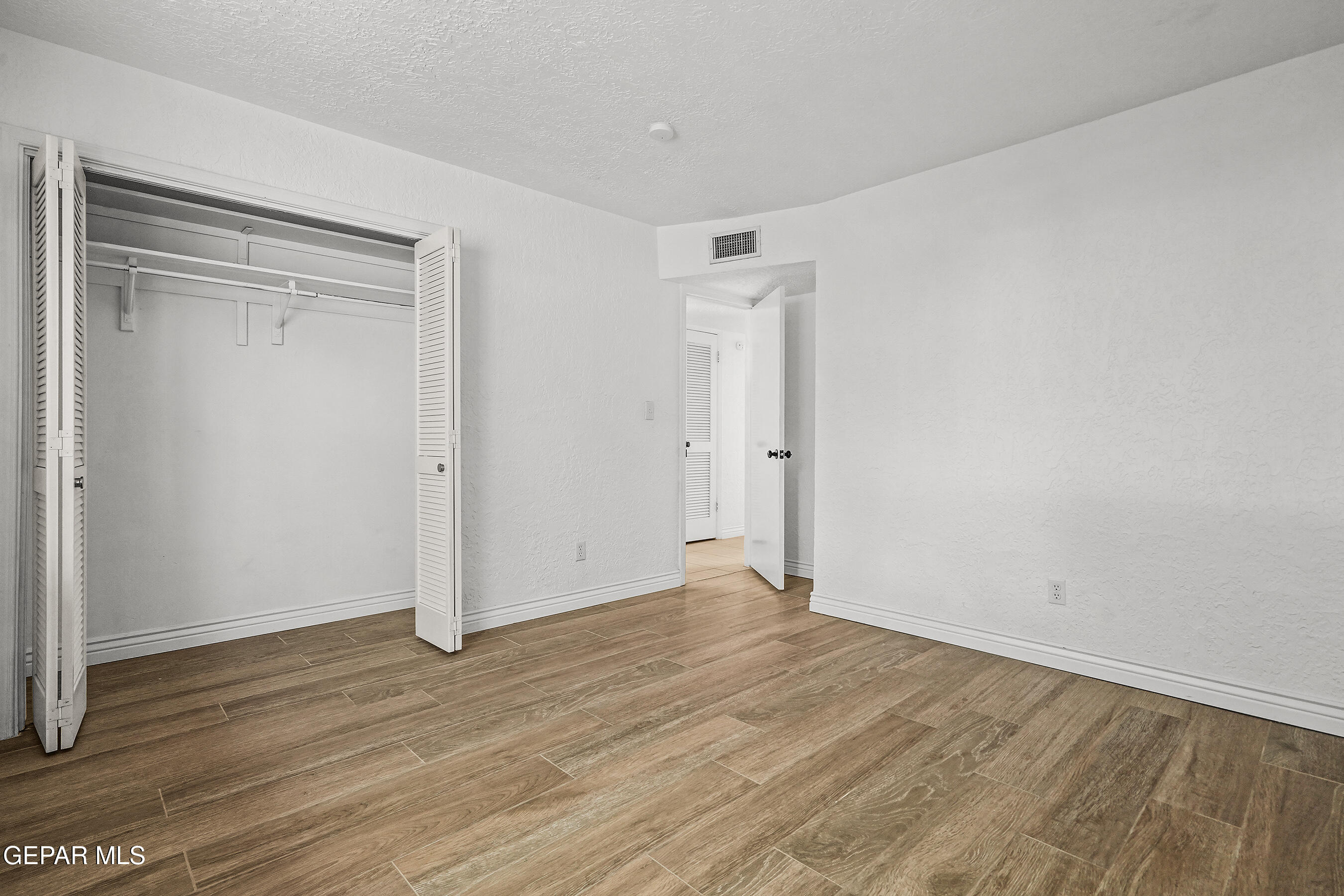 5233 White Oak Drive