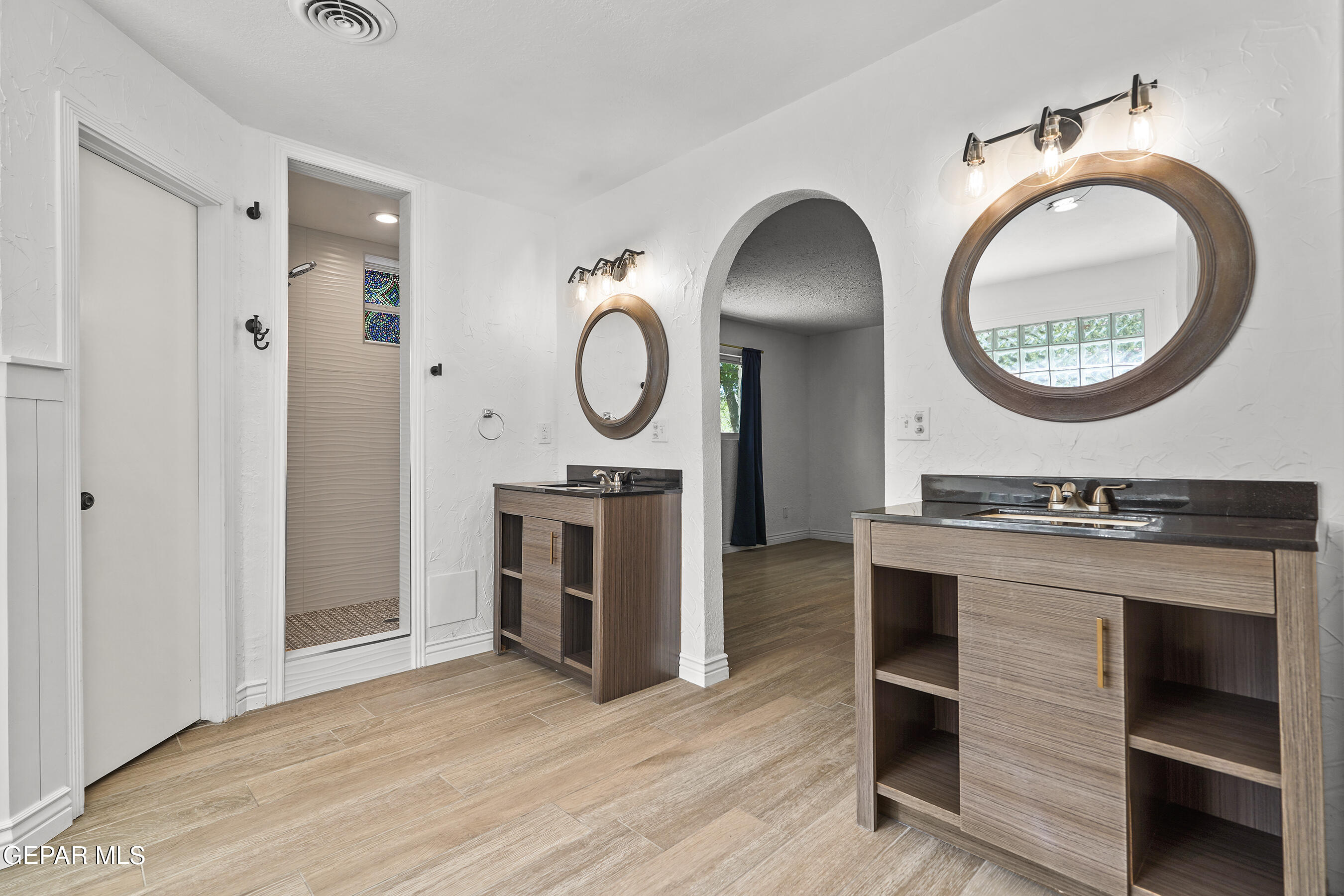 5233 White Oak Drive