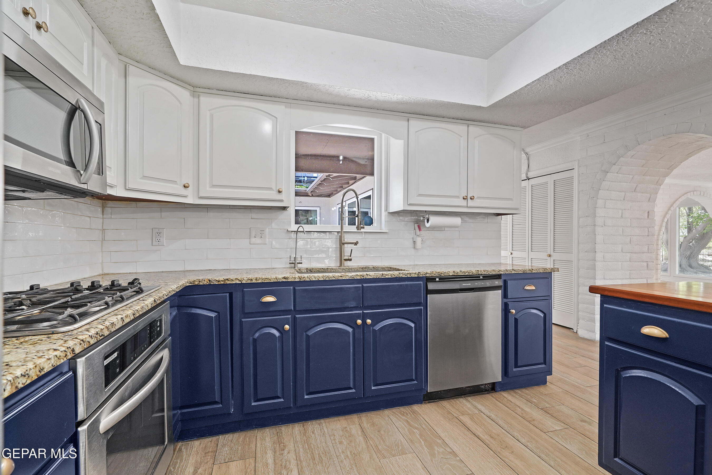 5233 White Oak Drive