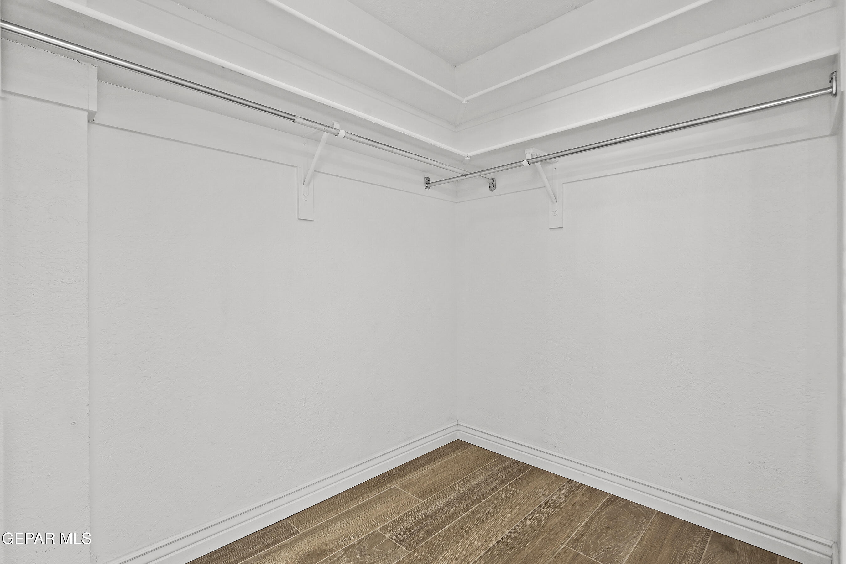 5233 White Oak Drive